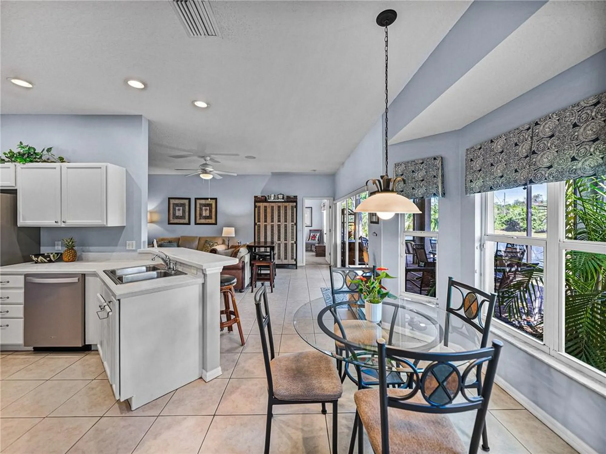 Property Slideshow image 21 of 100 | 4168 aberdeen ln, Lake Wales, FL, 33859