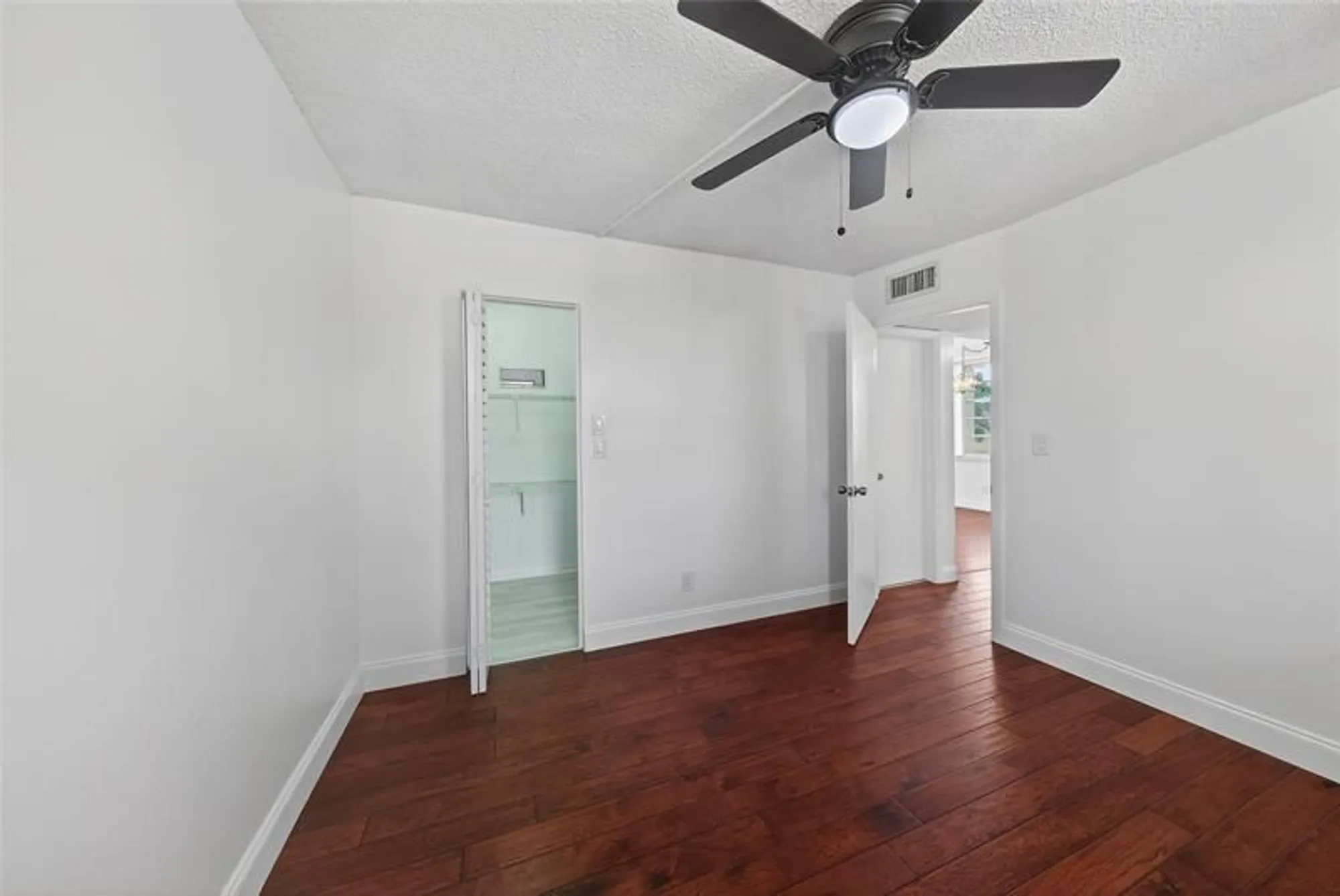 Property Slideshow image 21 of 33 | 6070 nw 64th ave 212, Tamarac, FL, 33319