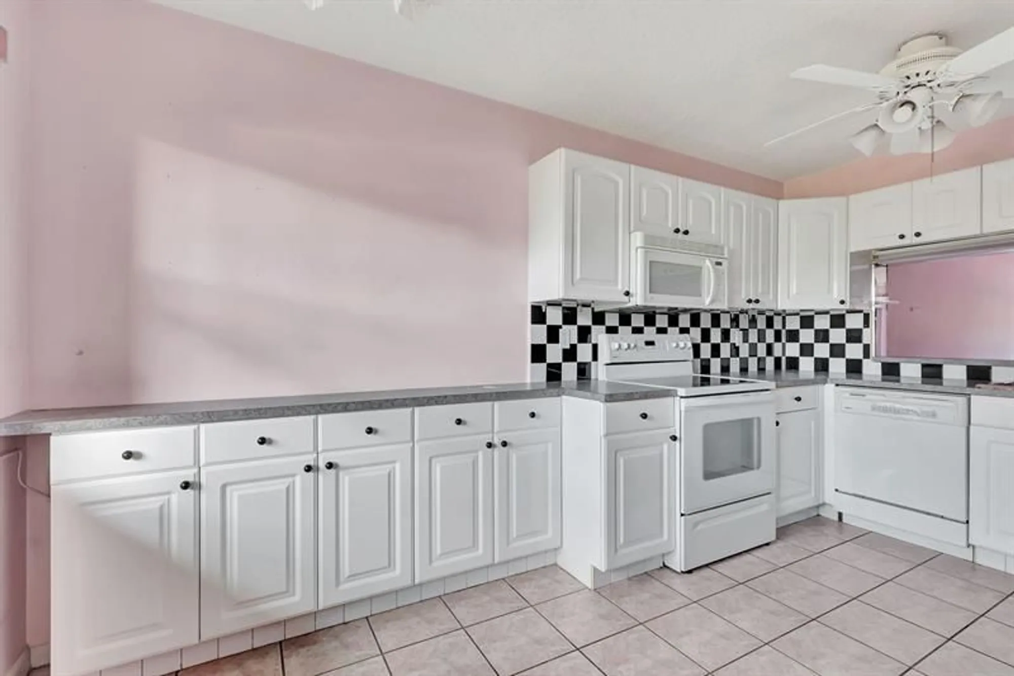 Property Slideshow image 7 of 45 | 7650 tahiti ln 102, Lake Worth, FL, 33467