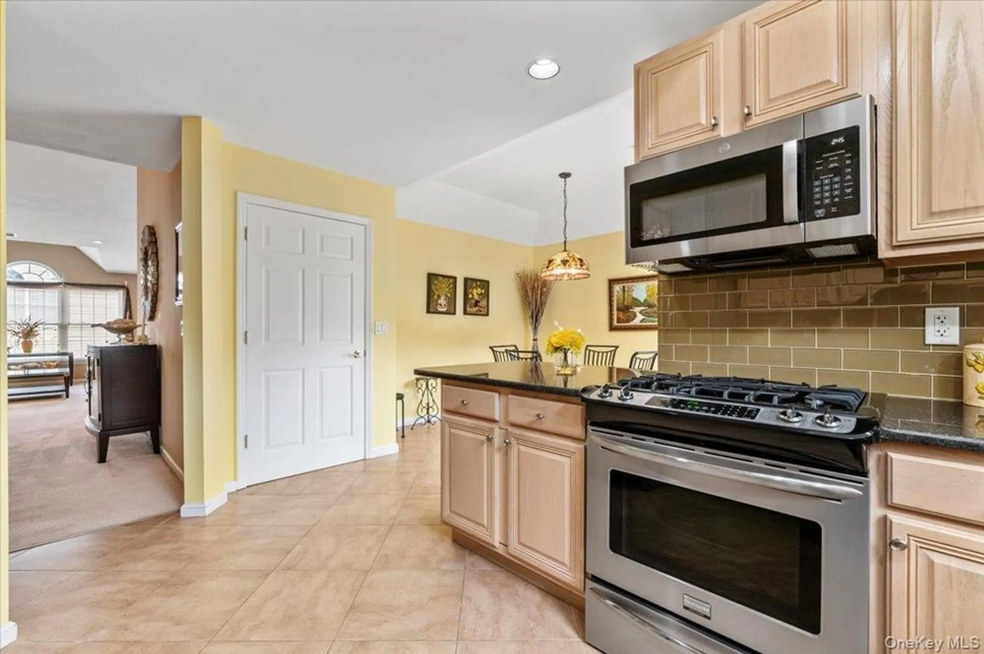 Property Slideshow image 8 of 27 | 108 joseph ln, Dix Hills, NY, 11746