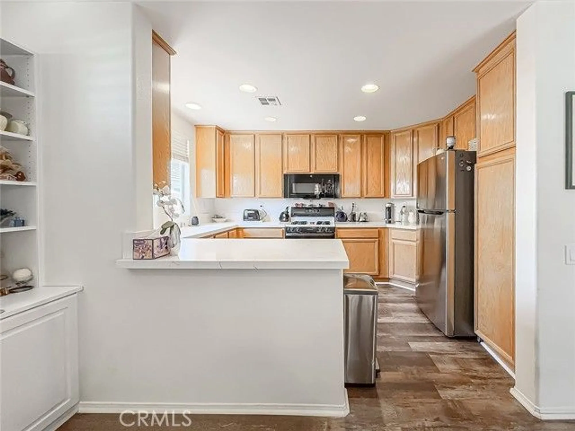Property Slideshow image 15 of 47 | 2037 freesia ave, Simi Valley, CA, 93063