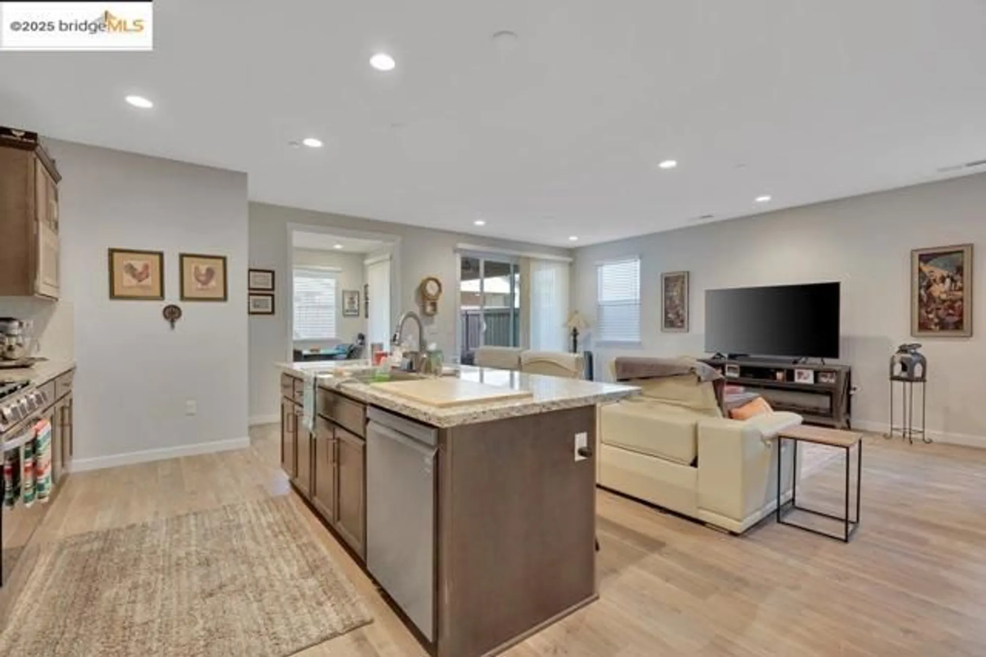 Property Slideshow image 14 of 27 | 2323 espana ln, Rio Vista, CA, 94571