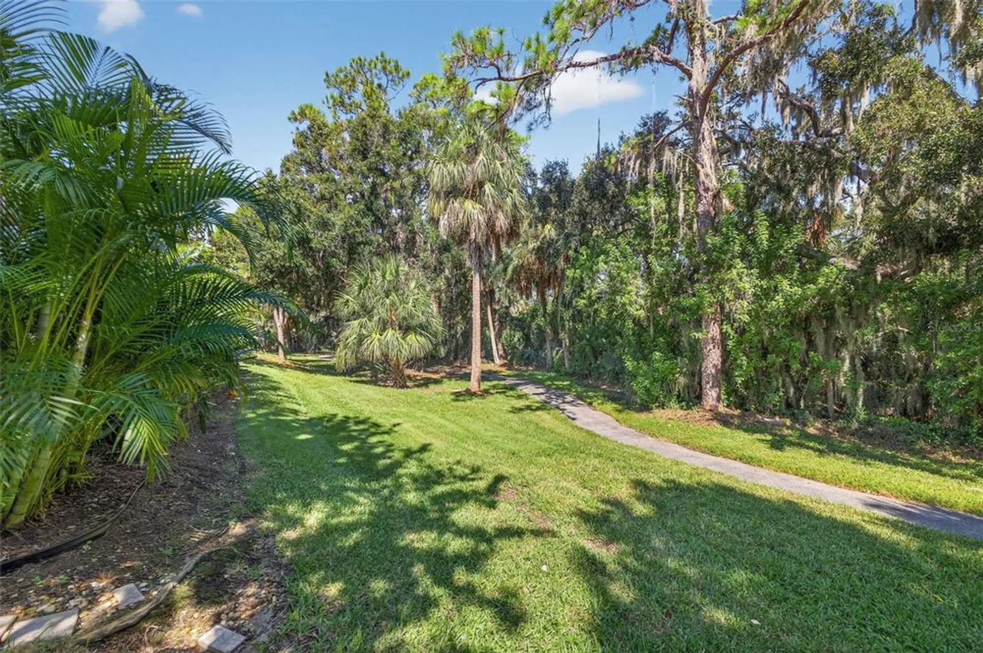 Property Slideshow image 41 of 55 | 359 laurel falls dr, Apollo Beach, FL, 33572