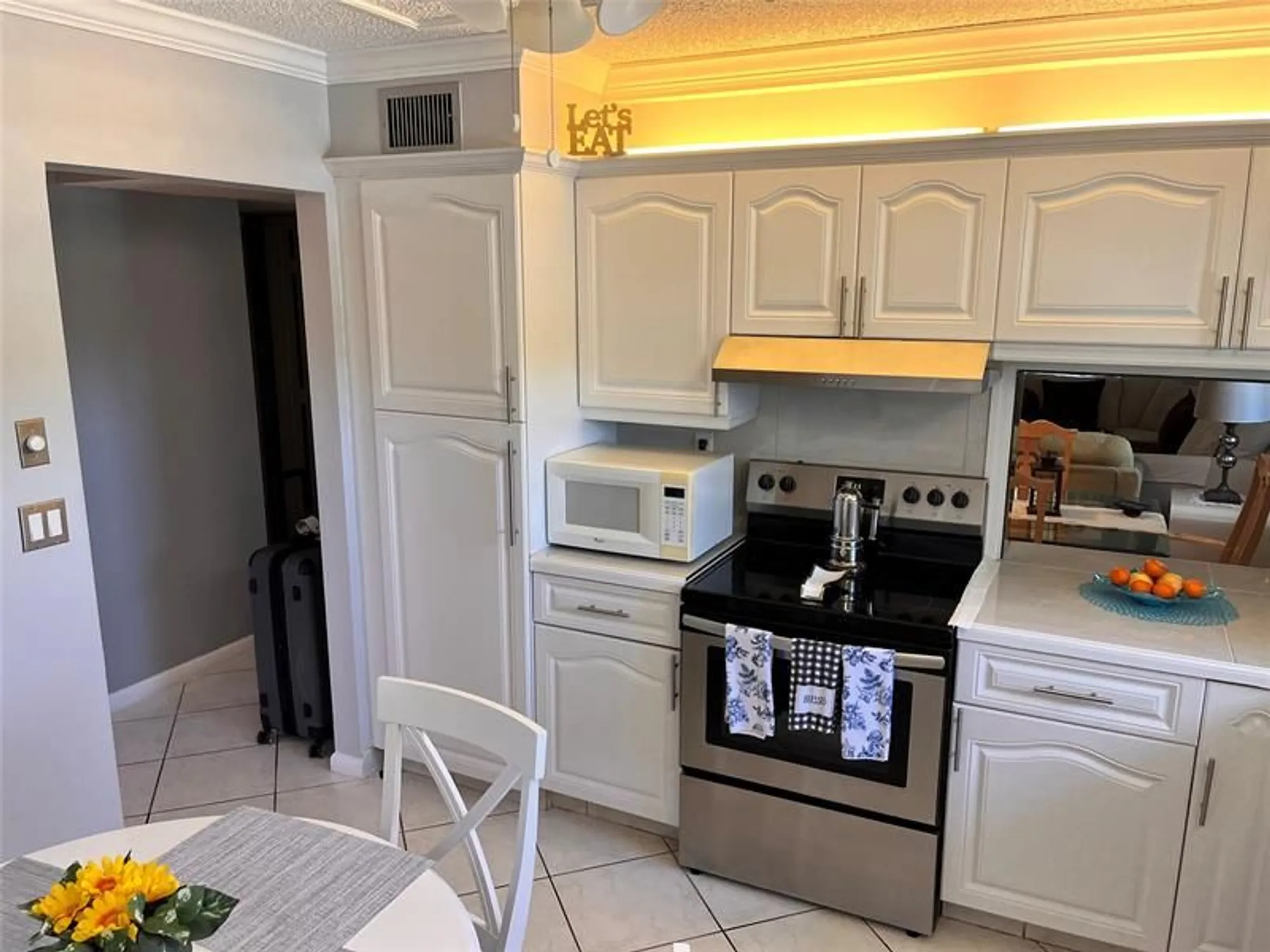 Property Slideshow image 21 of 25 | 4940 e sabal palm blvd apt 414, Tamarac, FL, 33319