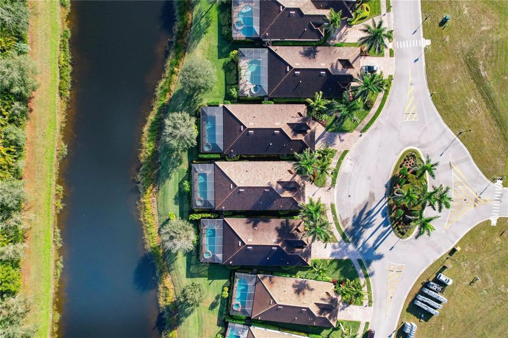 Property Slideshow image 57 of 61 | 2902 aviamar cir, Naples, FL, 34114