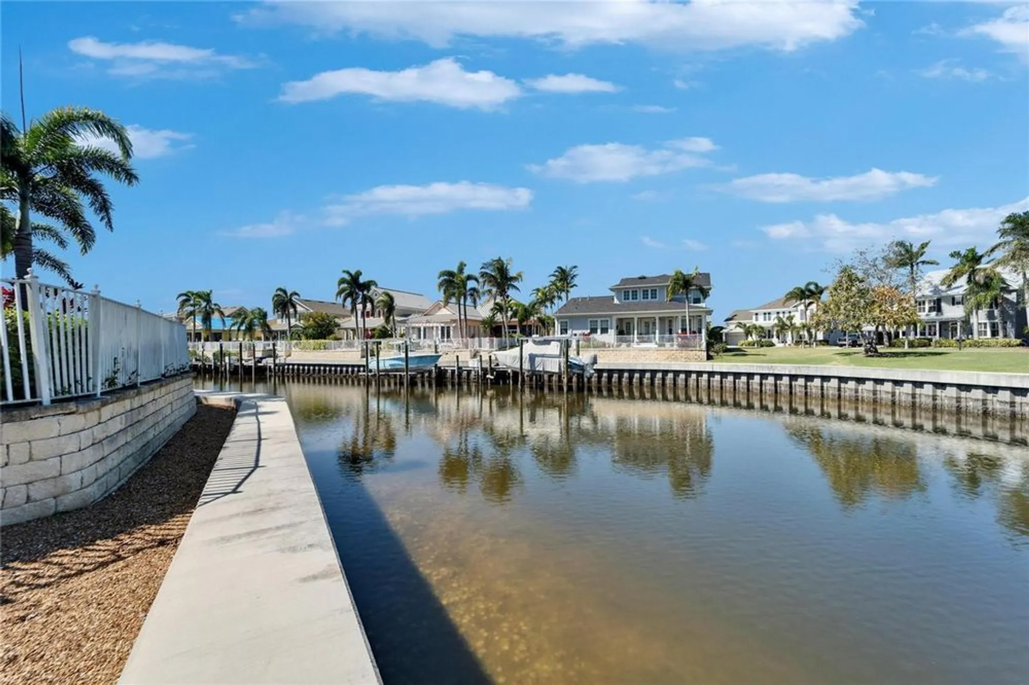 Property Slideshow image 25 of 99 | 5616 seagrass pl, Apollo Beach, FL, 33572