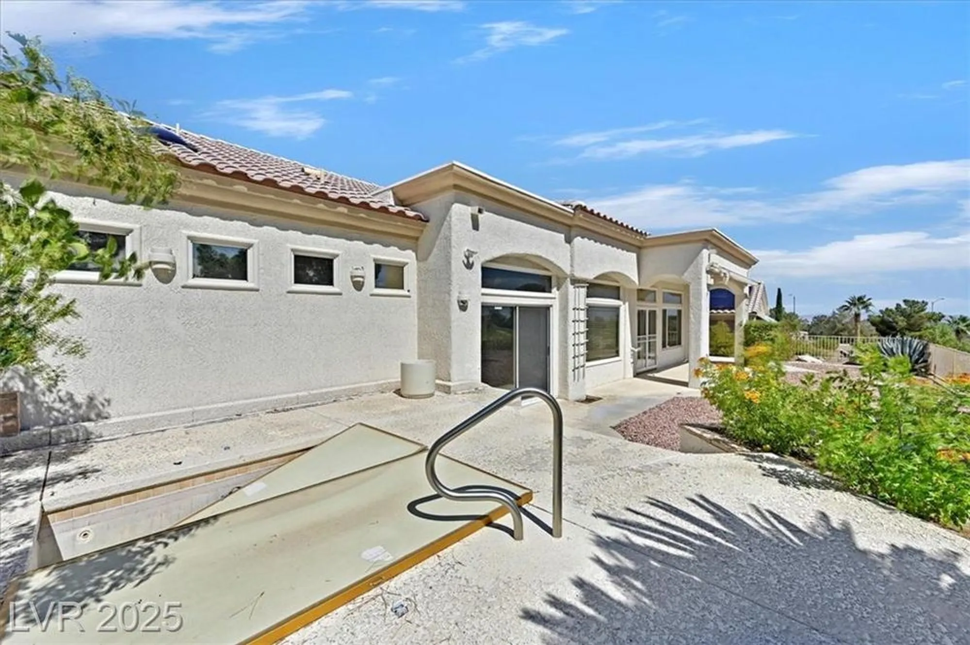 Property Slideshow image 21 of 34 | 10409 shoalhaven dr, Las Vegas, NV, 89134