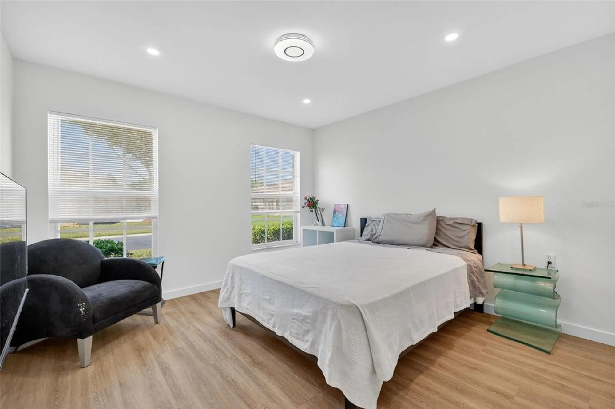 Property Slideshow image 8 of 53 | 4916 troon ln, New Port Richey, FL, 34655