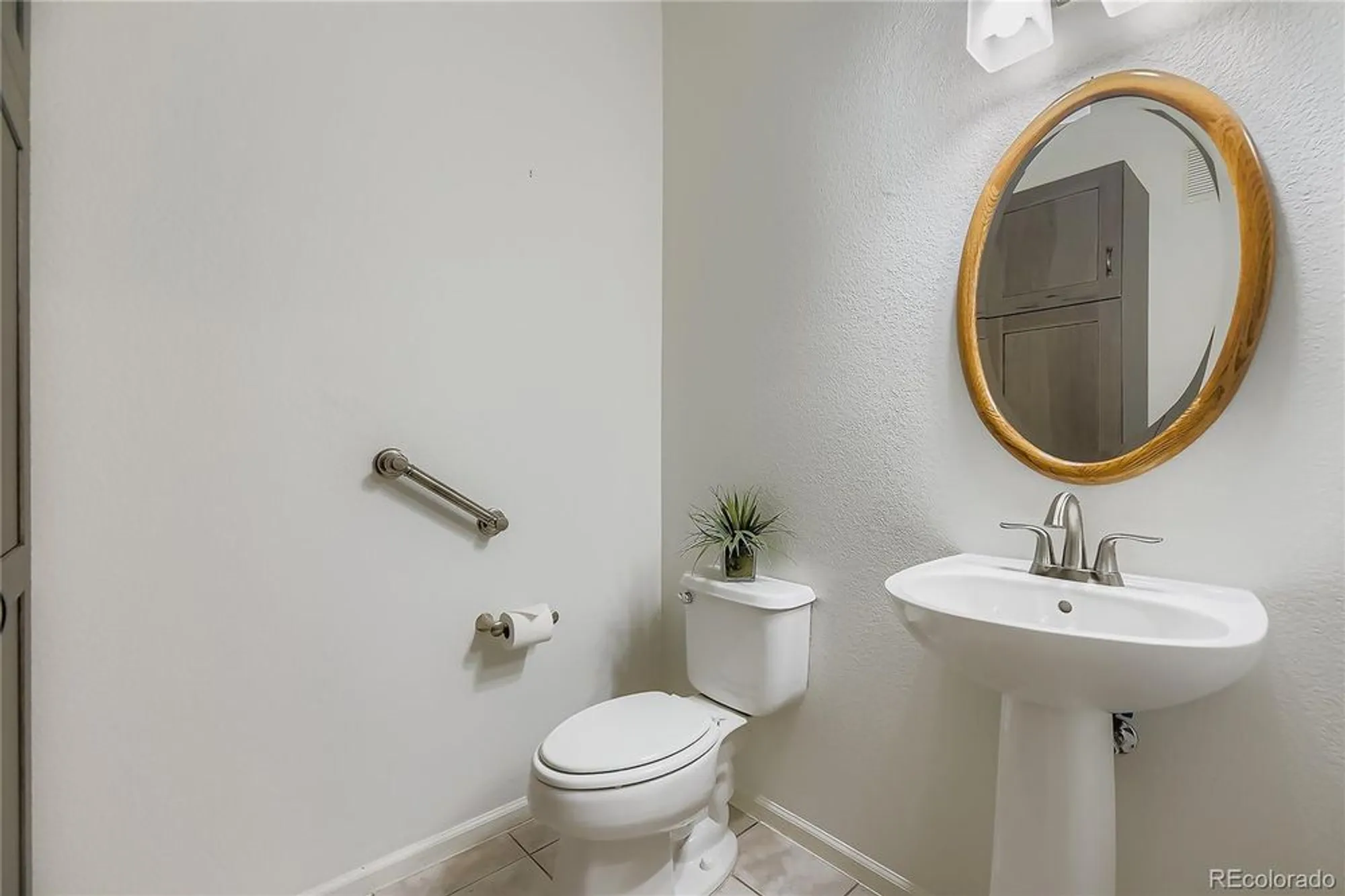 Property Slideshow image 10 of 30 | 2894 w riverwalk cir b209, Littleton, CO, 80123