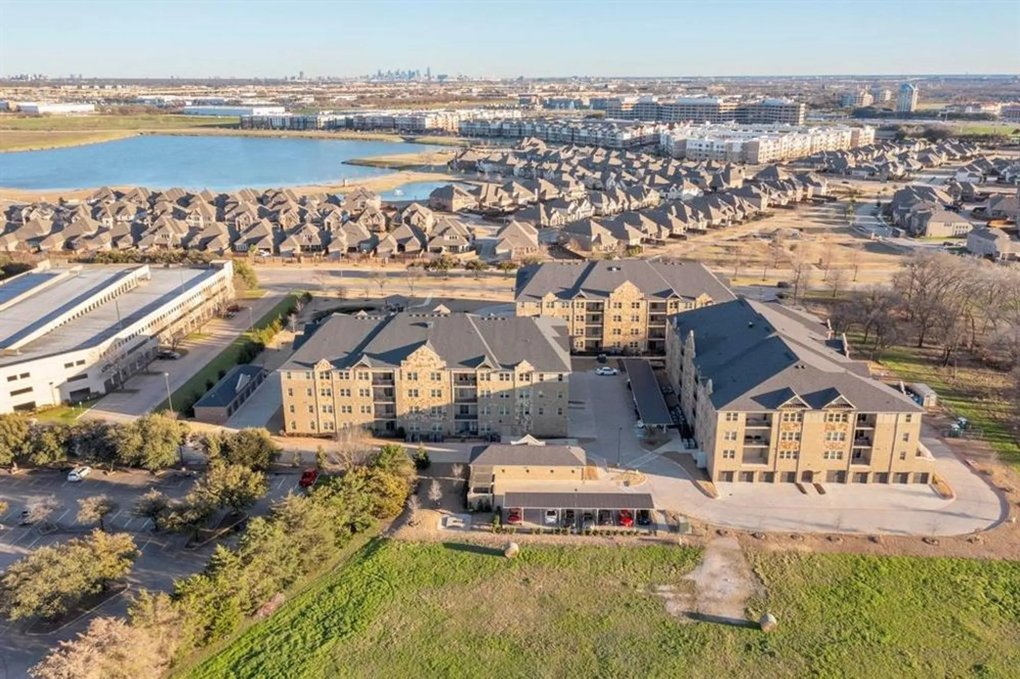 Property Slideshow image 8 of 40 | 1735 wittington pl apt 3403, Dallas, TX, 75234