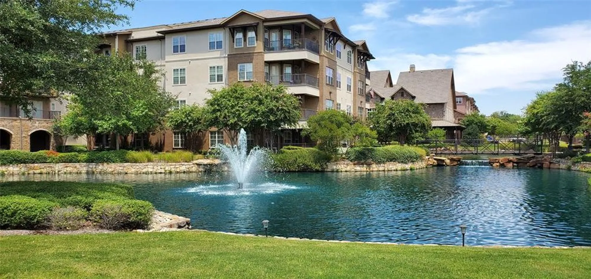 Property Slideshow image 15 of 28 | 365 watermere dr, Southlake, TX, 76092