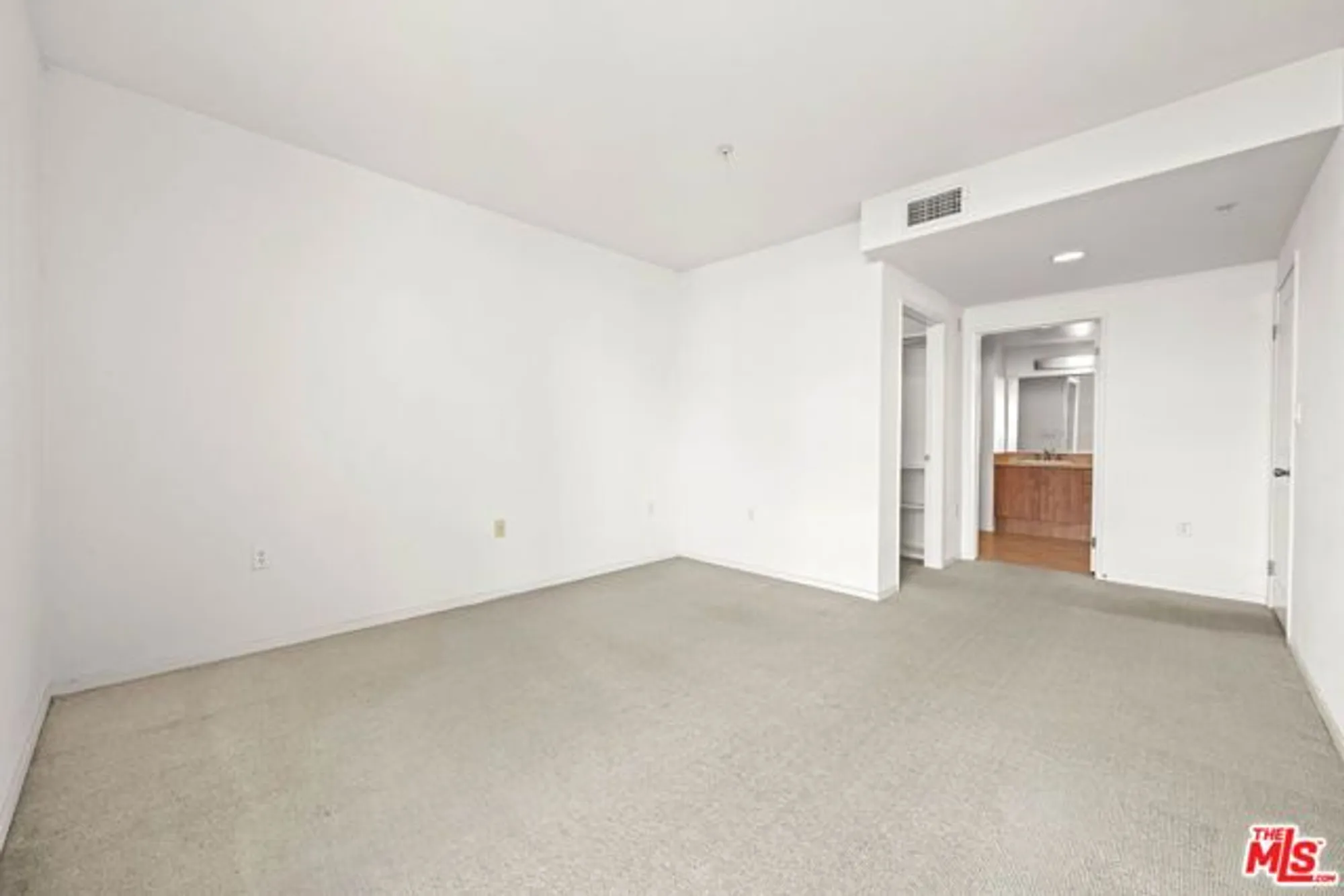Property Slideshow image 16 of 35 | 267 s san pedro st unit 508, Los Angeles, CA, 90012