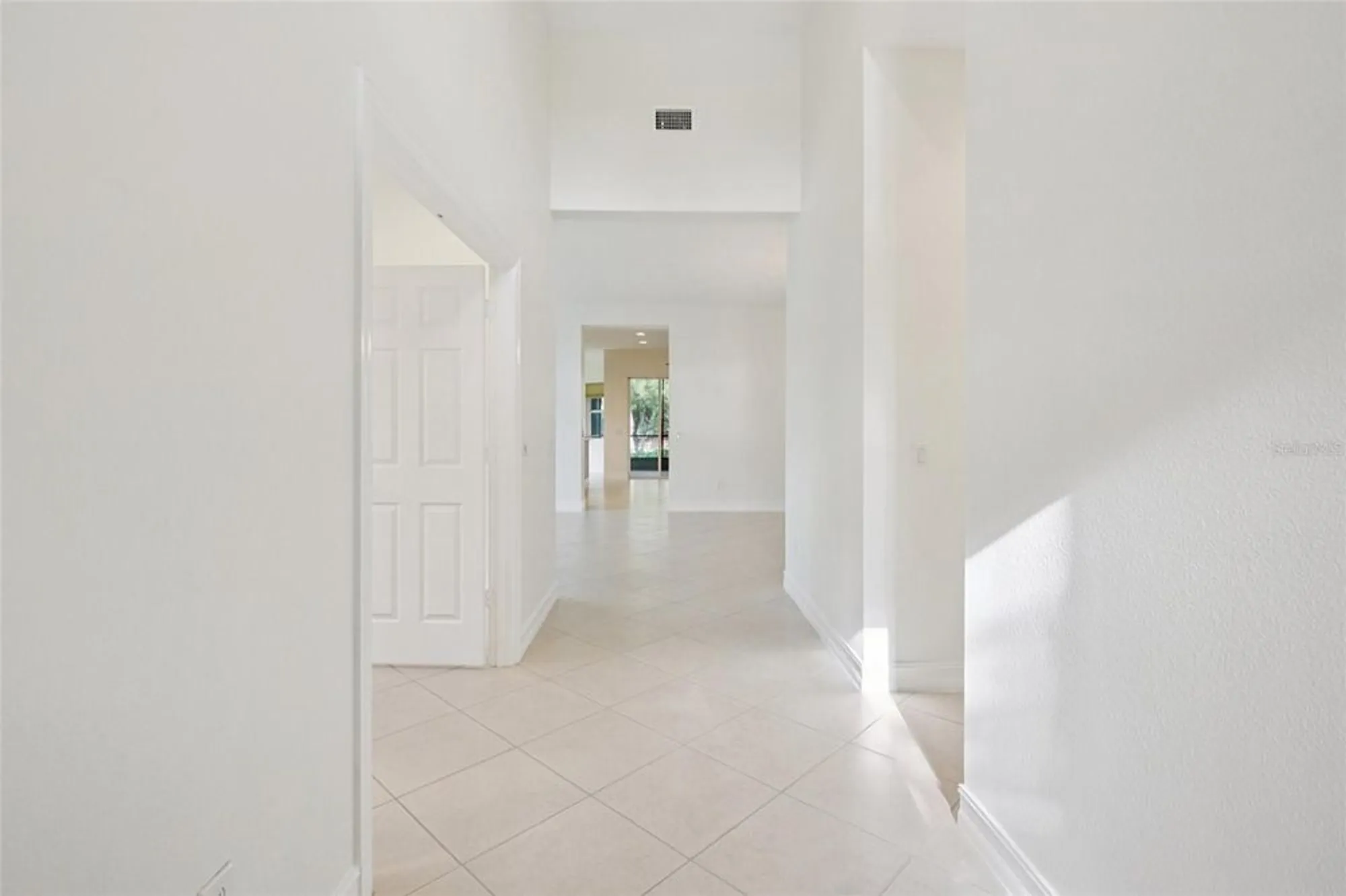 Property Slideshow image 6 of 53 | 5004 sandy brook cir, Wimauma, FL, 33598