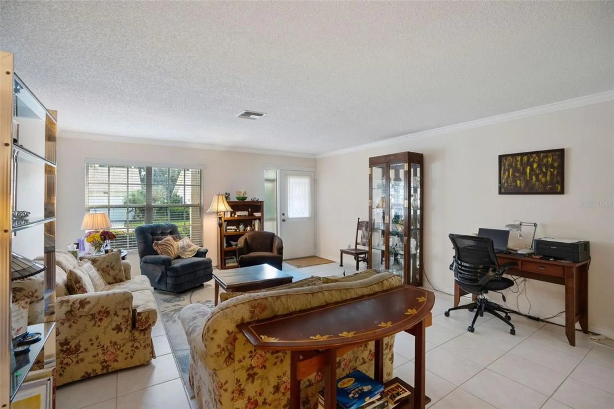 Property Slideshow image 5 of 23 | 4217 oakhurst cir 3023, Sarasota, FL, 34233