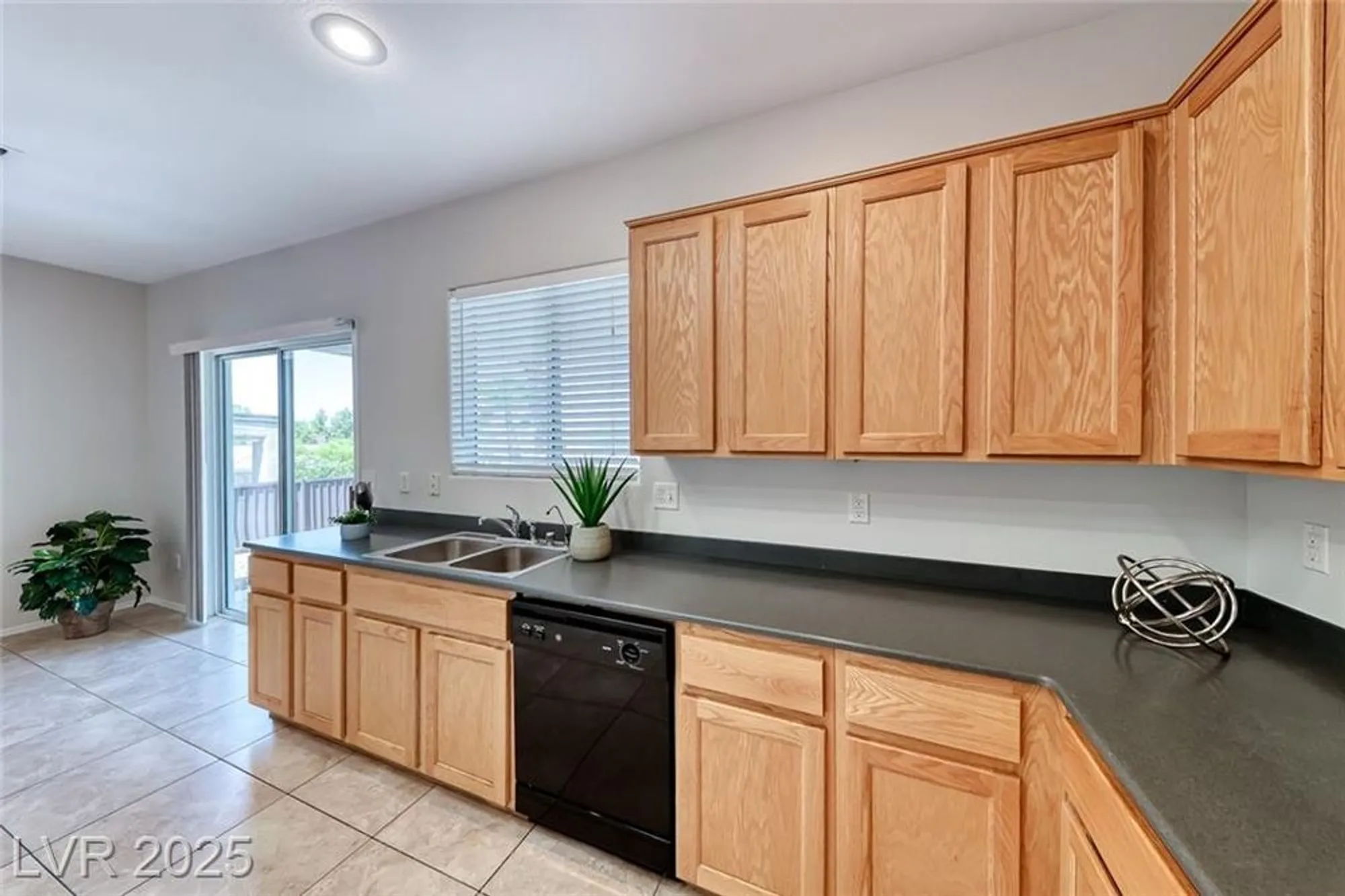 Property Slideshow image 16 of 50 | 2343 schaeffer hills dr, Henderson, NV, 89052