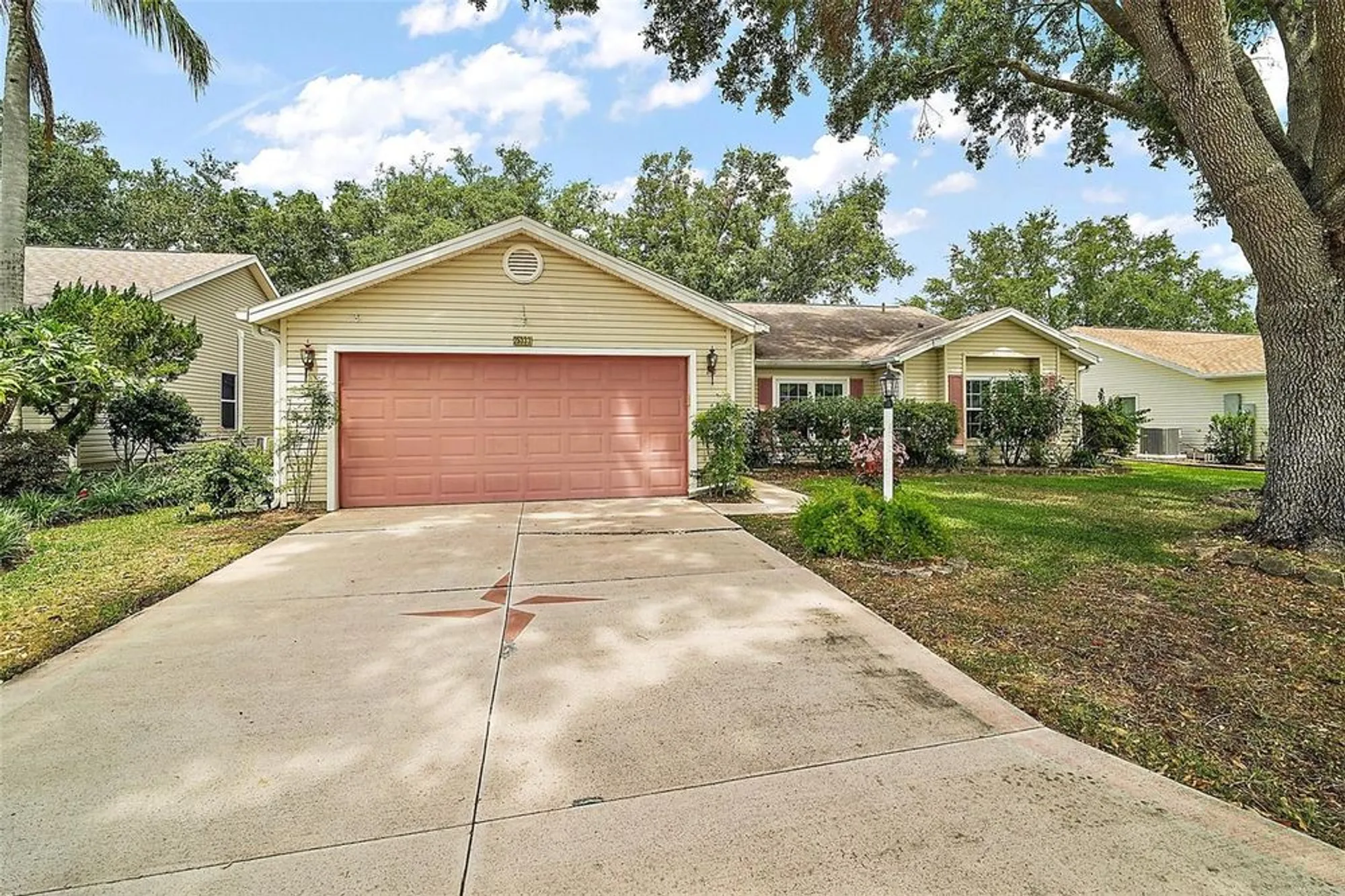 Property Slideshow image 6 of 36 | 25333 river crest dr, Leesburg, FL, 34748
