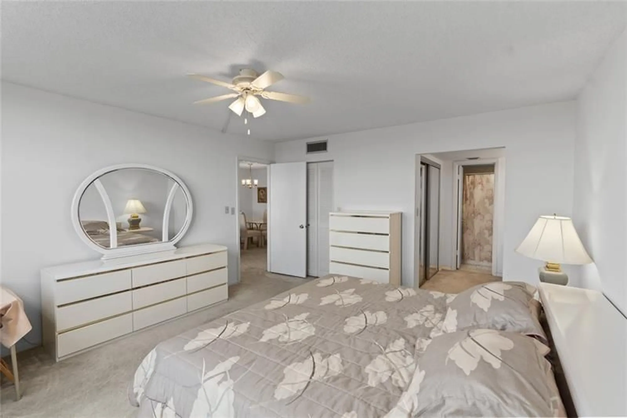 Property Slideshow image 13 of 38 | 900 colony point cir 511, Pembroke Pines, FL, 33026