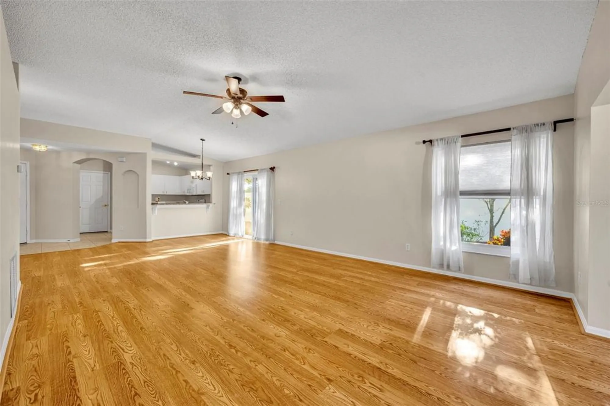 Property Slideshow image 8 of 31 | 2010 braxton st, Clermont, FL, 34711