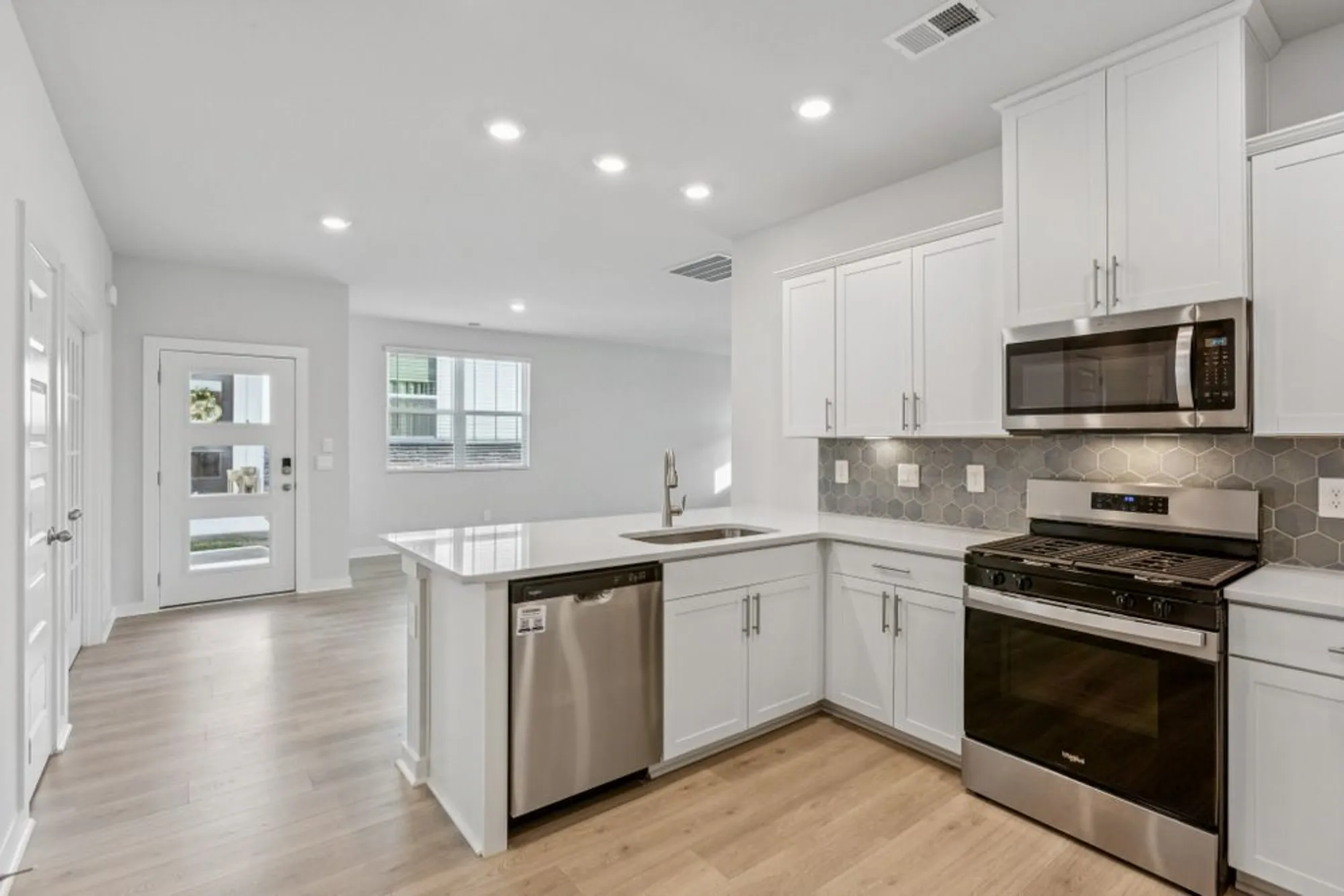 Property Slideshow image 3 of 16 | 2069 holmesburg pvt cir, Gallatin, TN, 37066