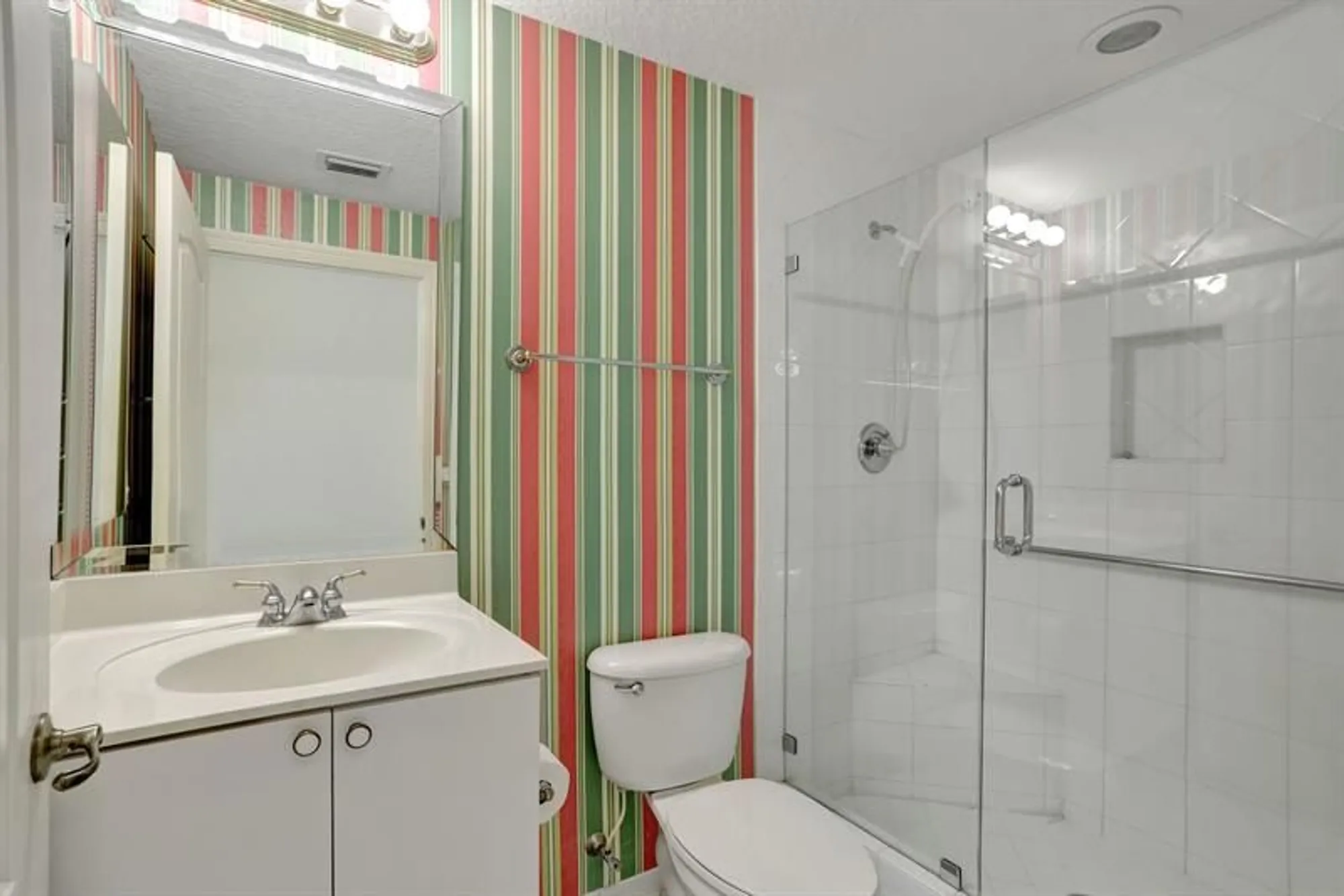 Property Slideshow image 6 of 36 | 7727 southampton ter 205, Tamarac, FL, 33321