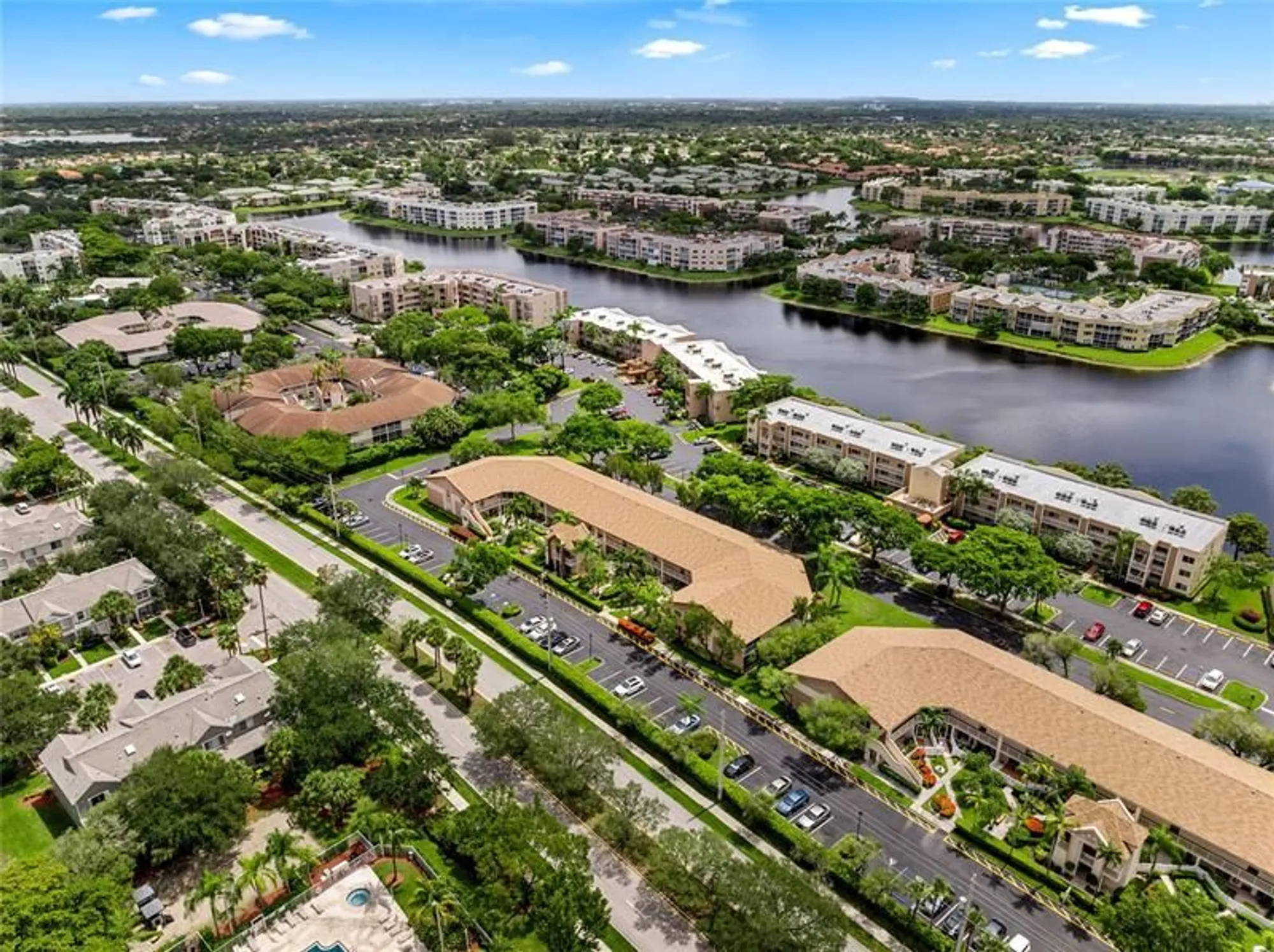 Property Slideshow image 32 of 35 | 7427 n devon dr 108, Tamarac, FL, 33321