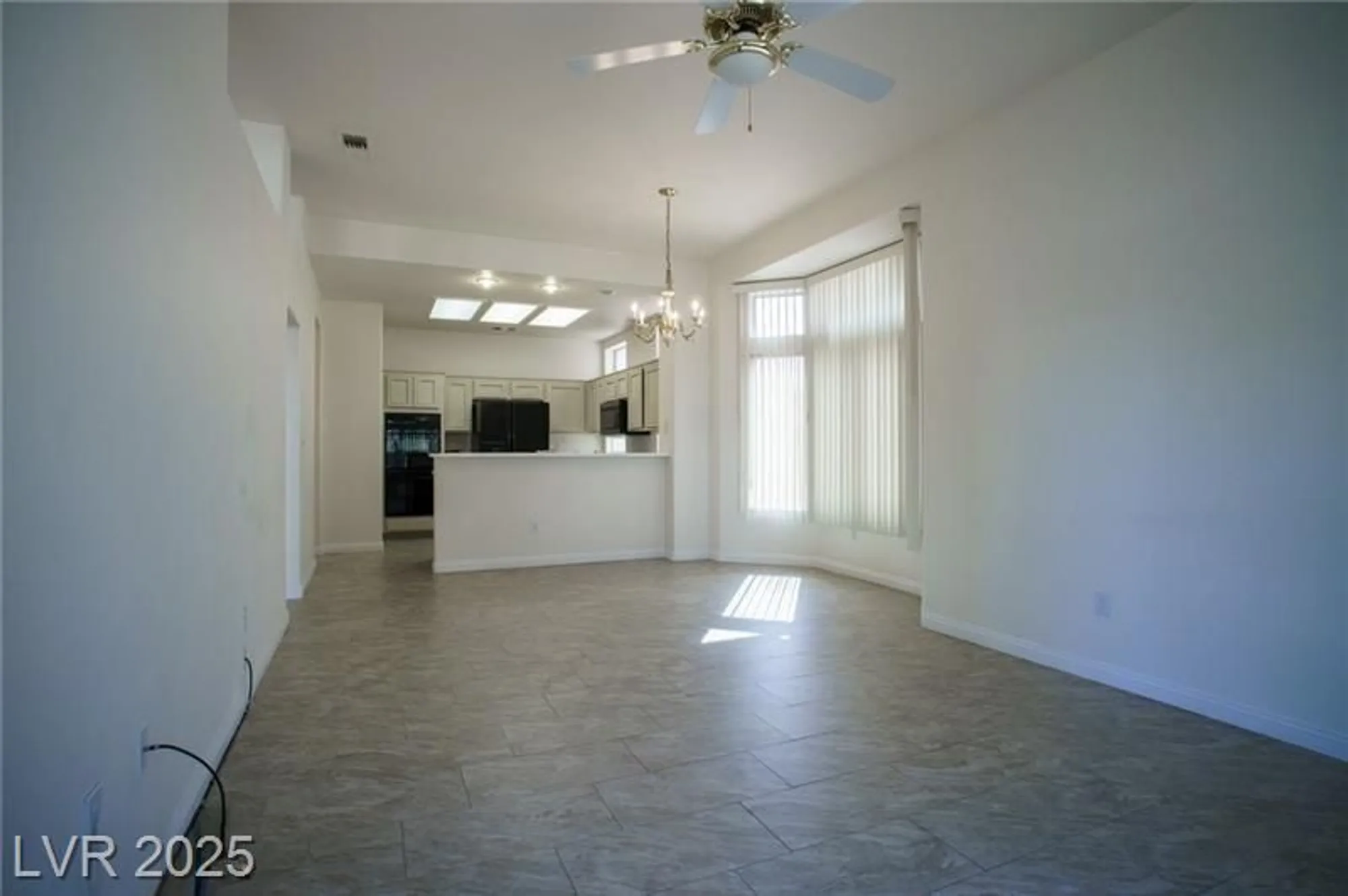 Property Slideshow image 12 of 32 | 10520 shoalhaven dr, Las Vegas, NV, 89134