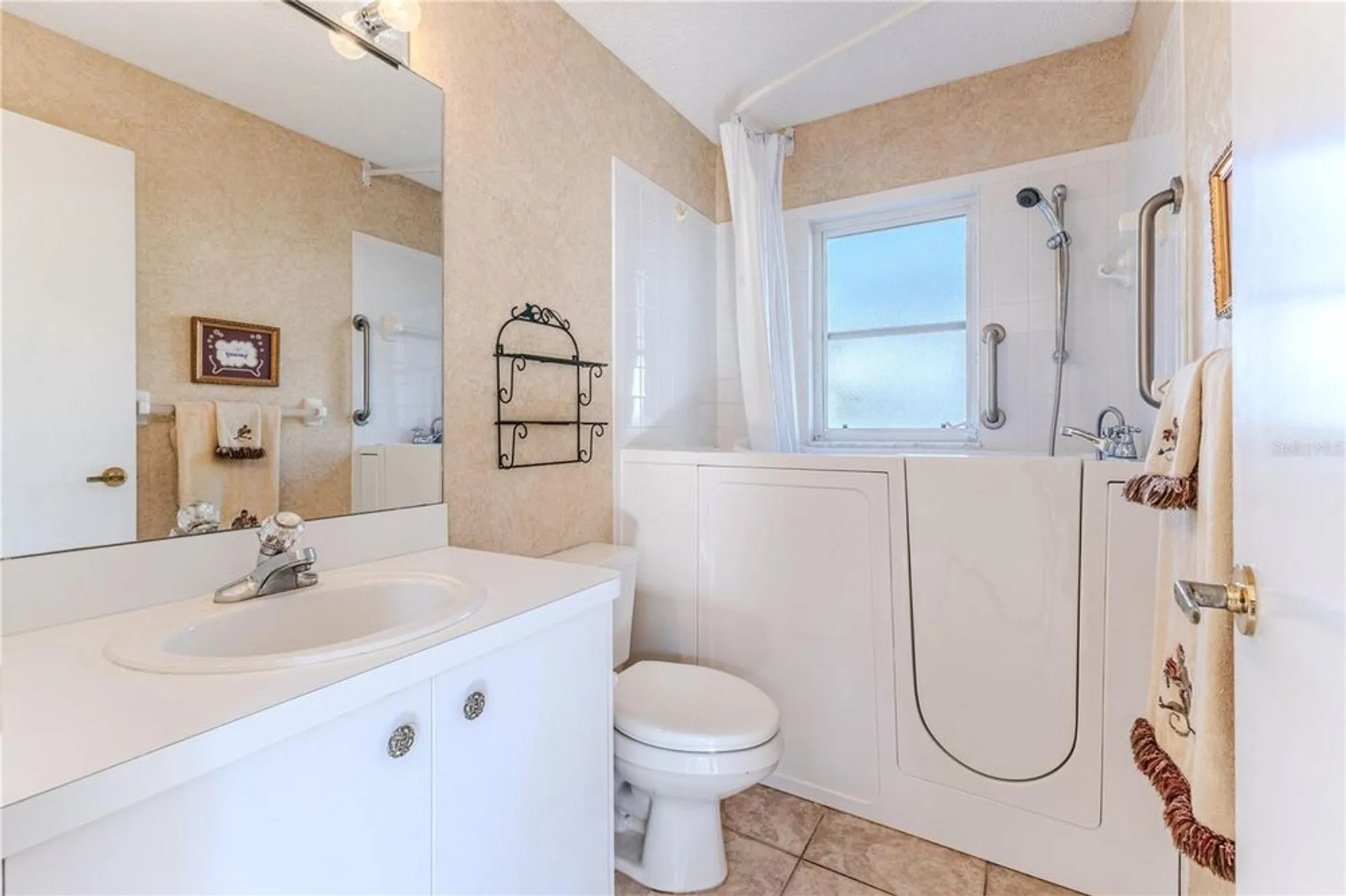 Property Slideshow image 37 of 78 | 2075 quailwood ln, Spring Hill, FL, 34606