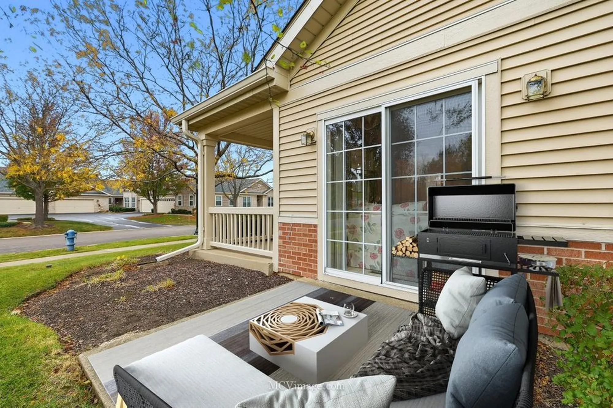 Property Slideshow image 6 of 34 | 21525 lake saint clair dr, Crest Hill, IL, 60403