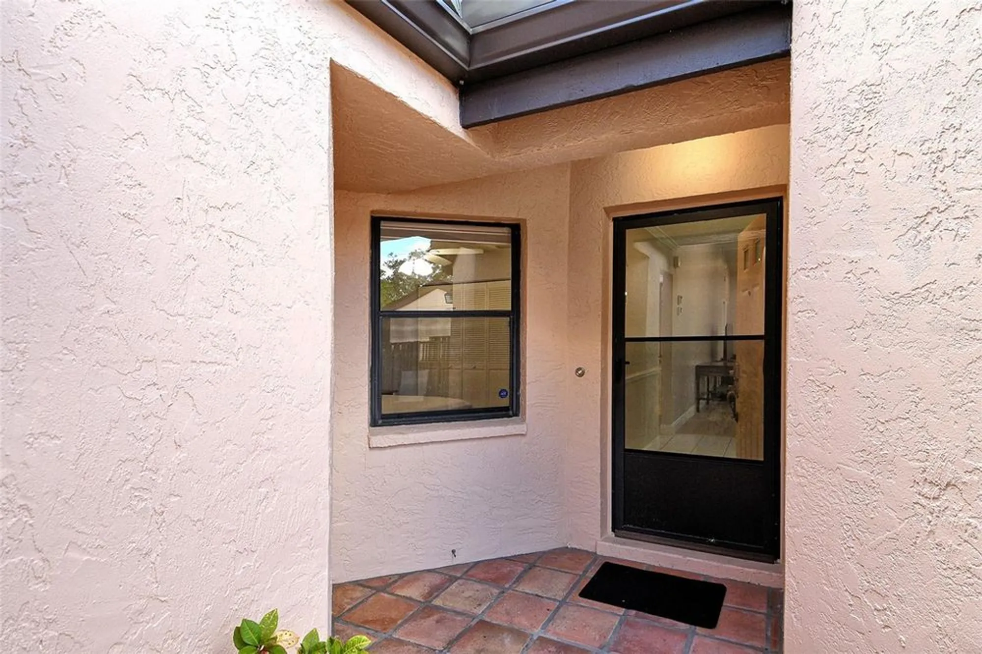 Property Slideshow image 4 of 38 | 6261 timber lake dr f6, Sarasota, FL, 34243
