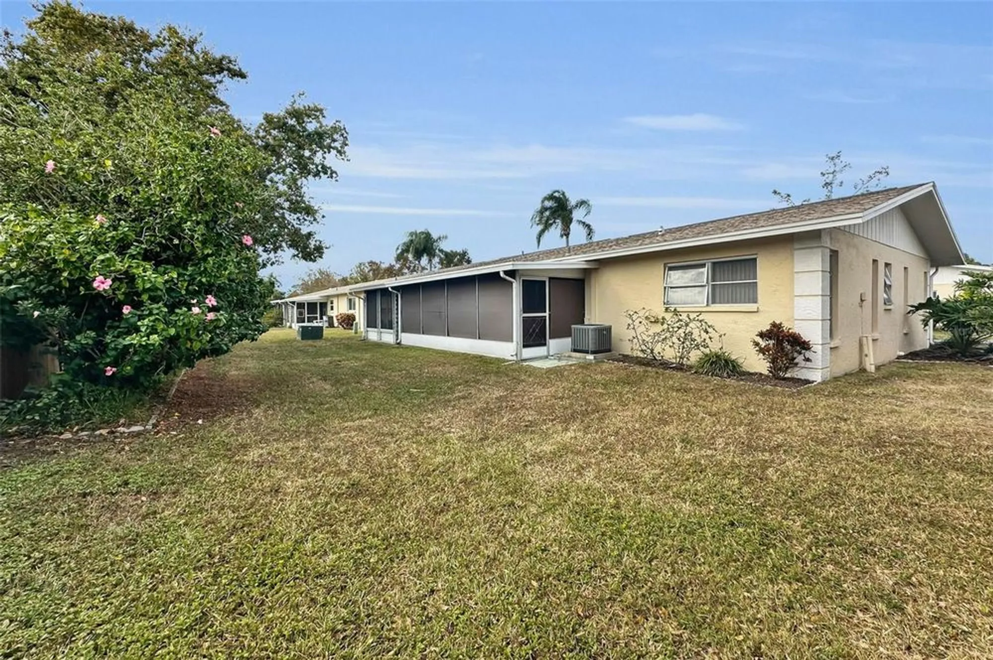 Property Slideshow image 30 of 50 | 1055 loch haven dr, Dunedin, FL, 34698