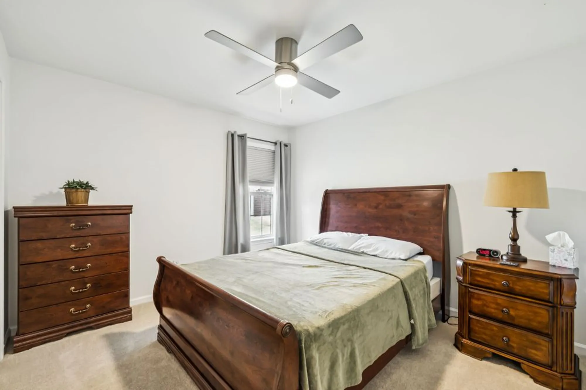 Property Slideshow image 16 of 27 | 423 forest glen cir, Murfreesboro, TN, 37128