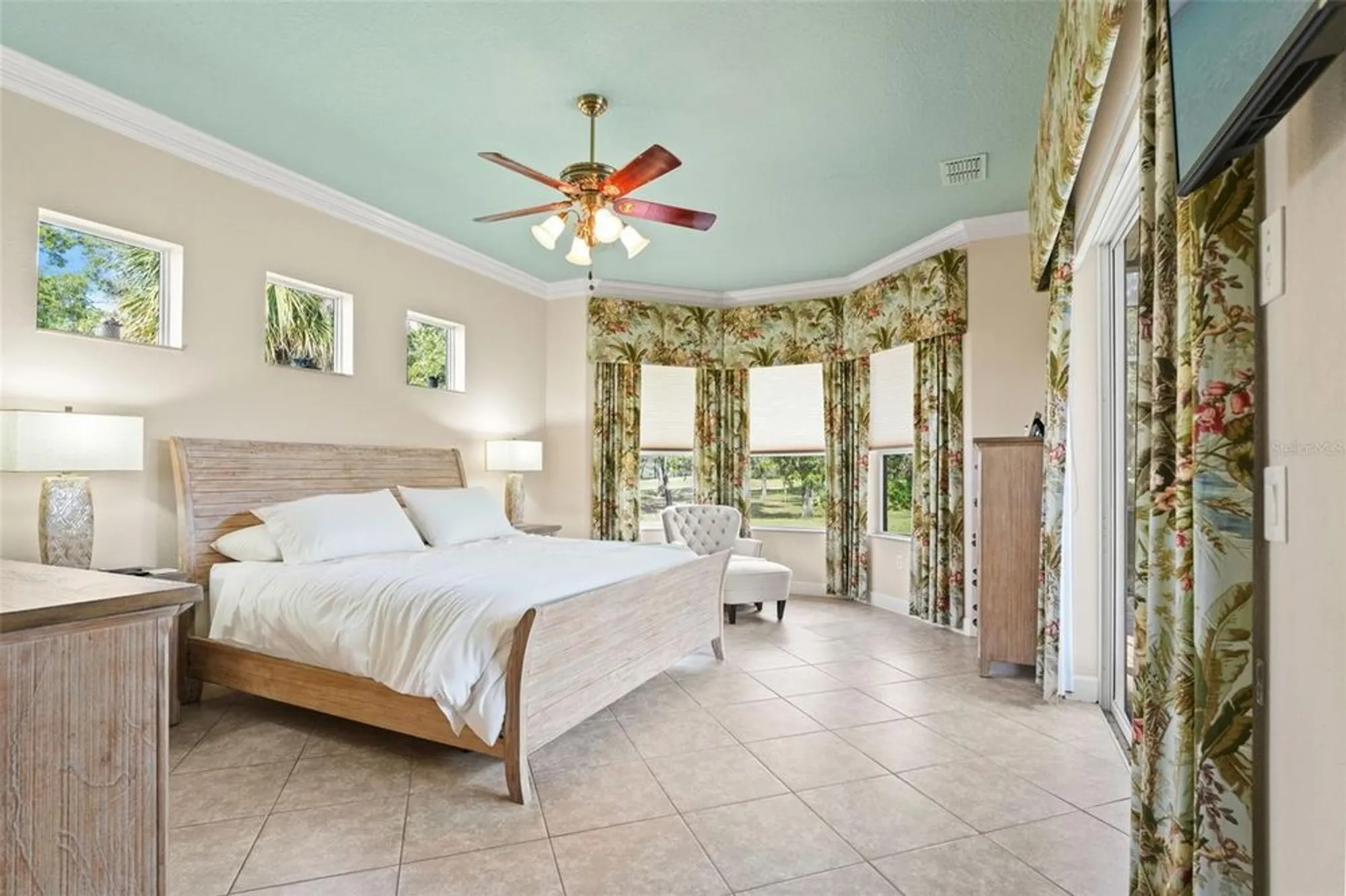 Property Slideshow image 15 of 50 | 9059 penelope dr, Weeki Wachee, FL, 34613