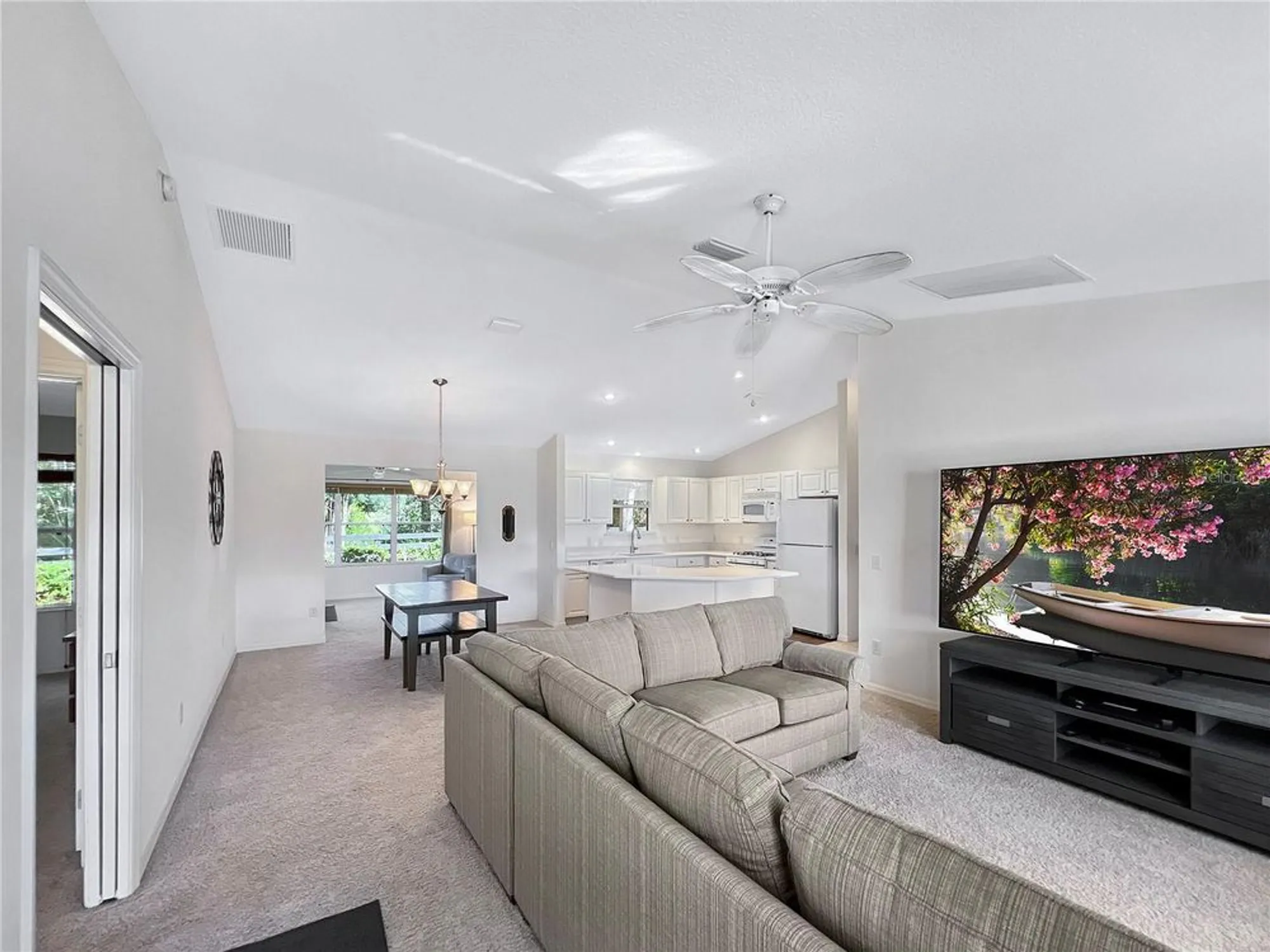 Property Slideshow image 6 of 50 | 2074 harston trl, The Villages, FL, 32162