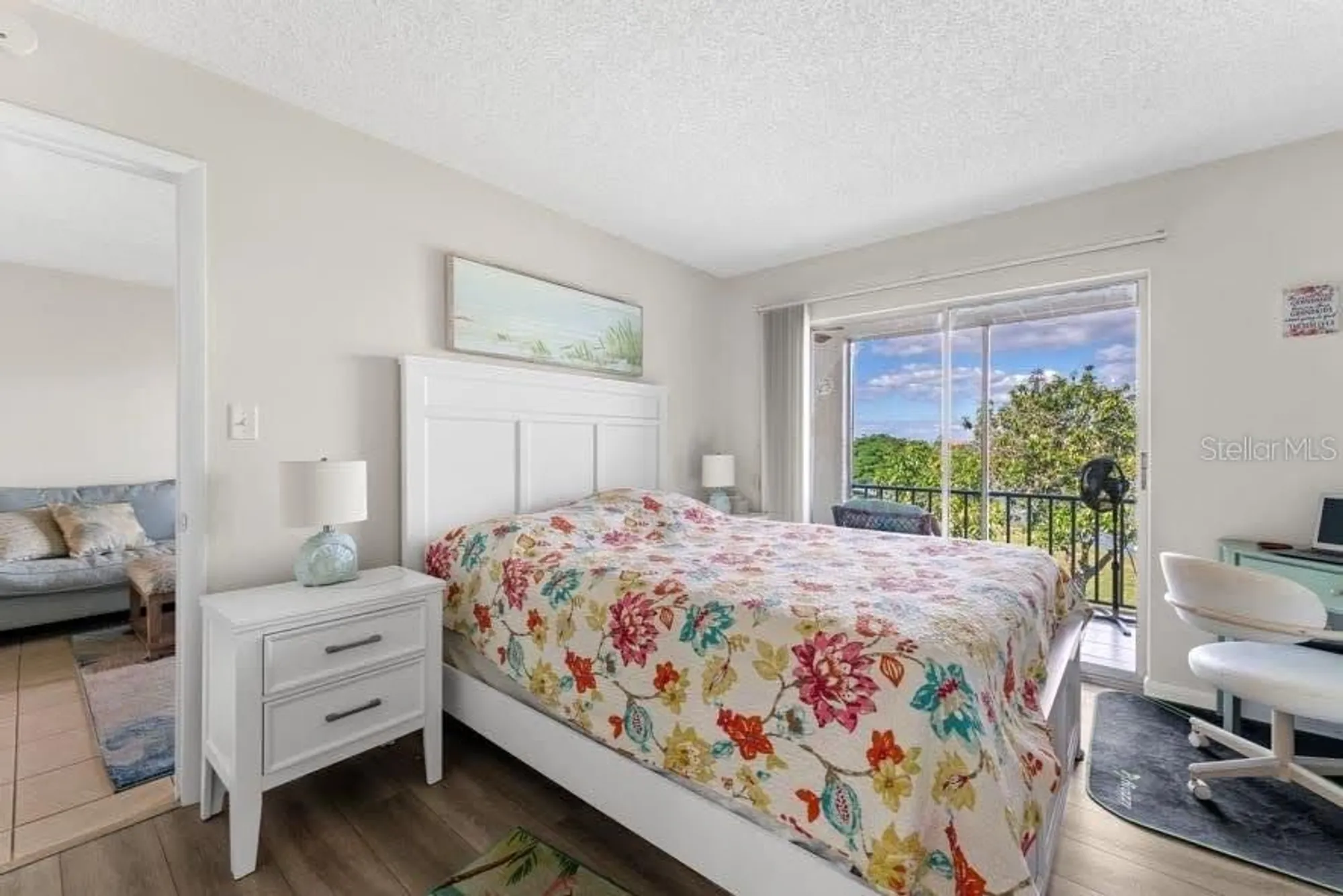 Property Slideshow image 9 of 28 | 3915 lake bayshore dr, Bradenton, FL, 34205