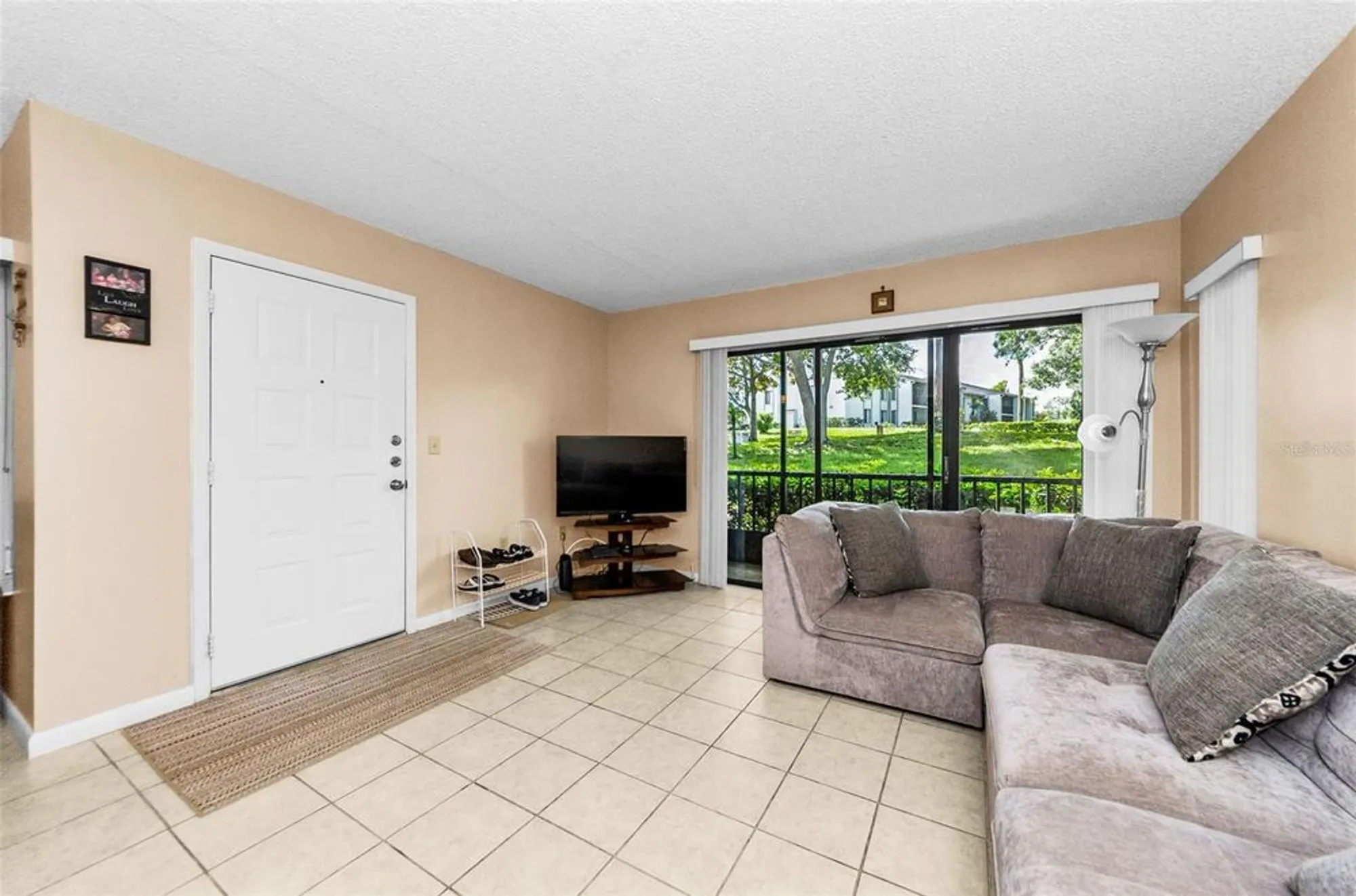 Property Slideshow image 5 of 31 | 2575 pine ridge way e1, Palm Harbor, FL, 34684