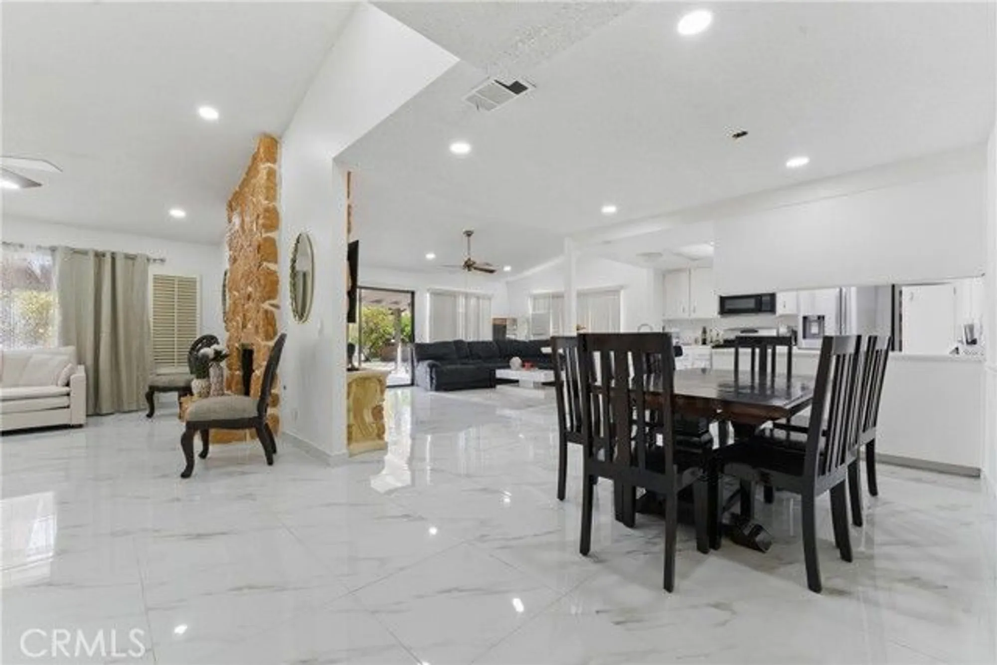 Property Slideshow image 13 of 36 | 2250 redwood dr, Hemet, CA, 92545