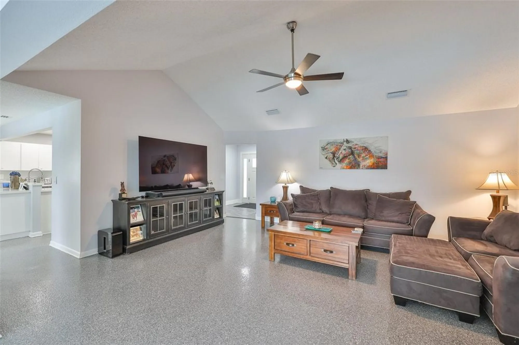 Property Slideshow image 14 of 63 | 2022 east view dr, Sun City Center, FL, 33573