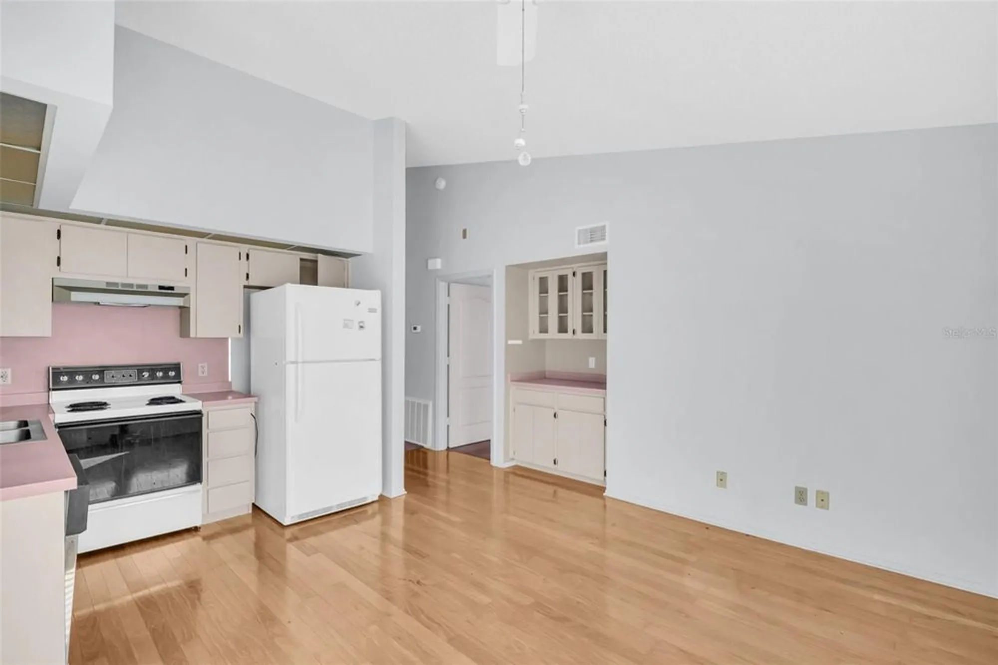 Property Slideshow image 5 of 18 | 2298 americus blvd 38, Clearwater, FL, 33763