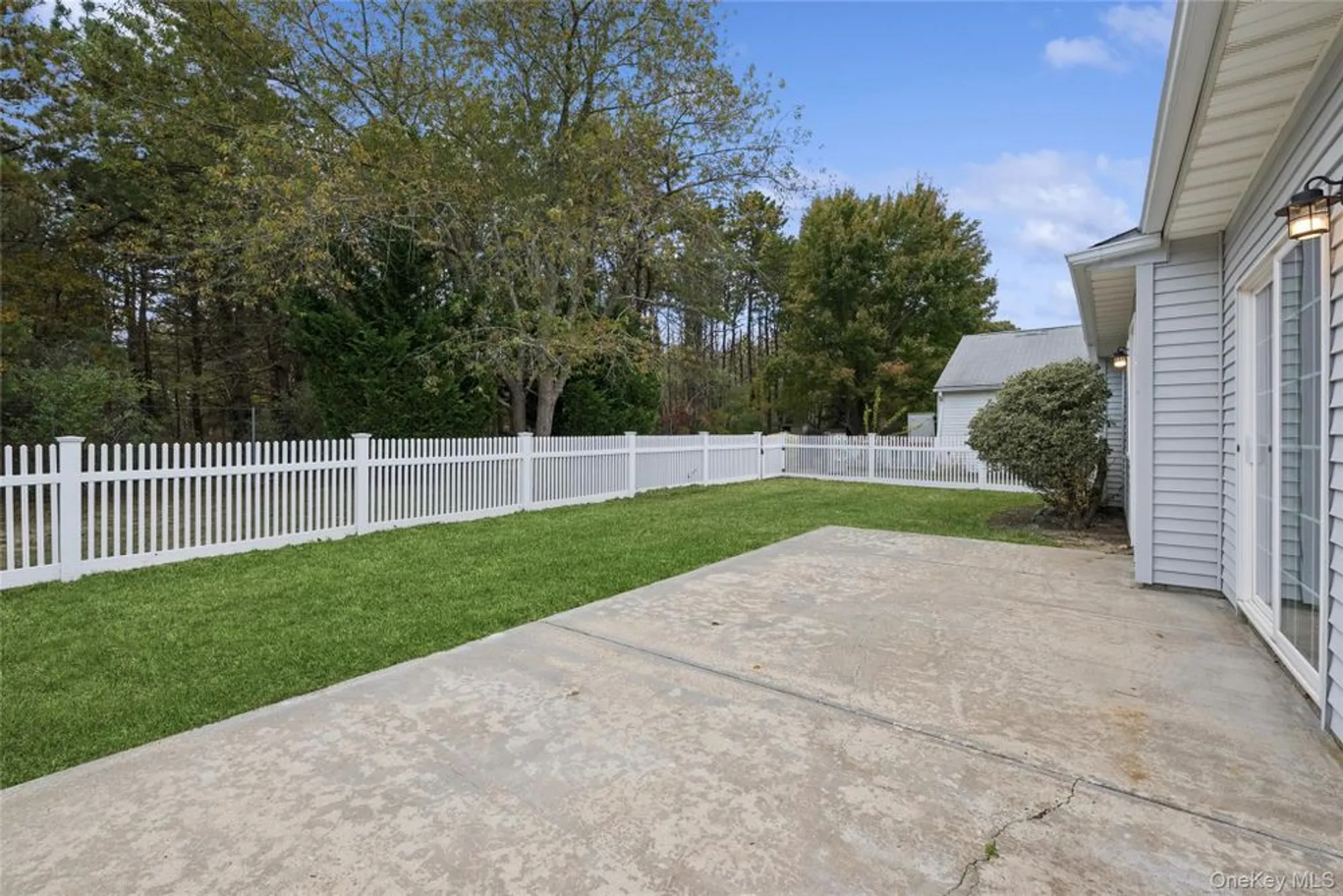 Property Slideshow image 20 of 28 | 99 village cir, Manorville, NY, 11949