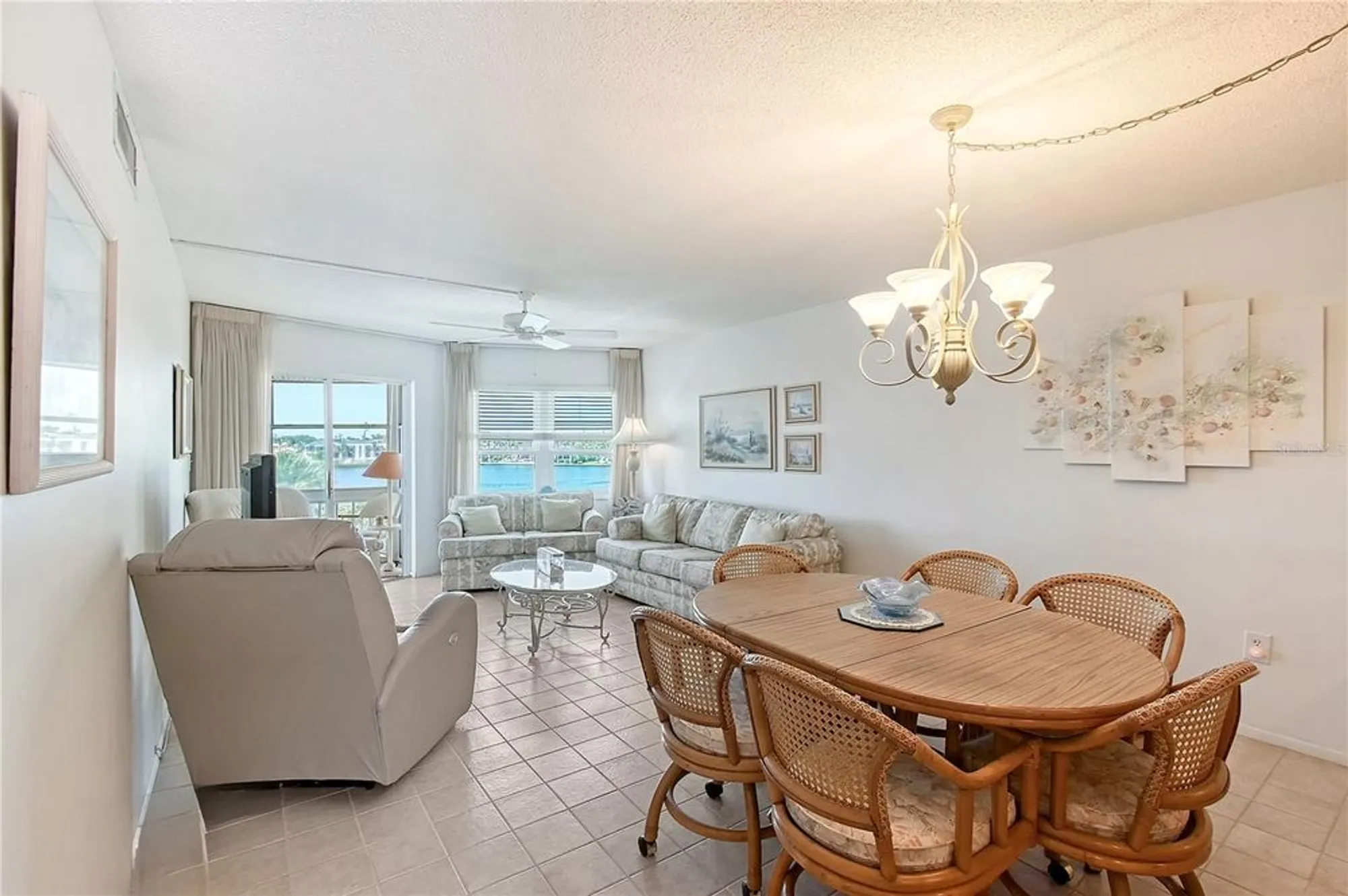 Property Slideshow image 4 of 37 | 1350 n portofino dr apt 402, Sarasota, FL, 34242