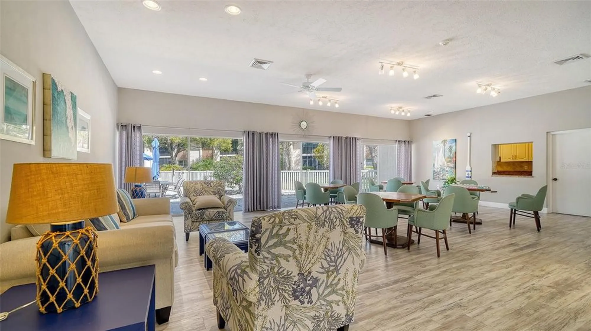 Property Slideshow image 29 of 30 | 2640 clubhouse dr 203, Sarasota, FL, 34232