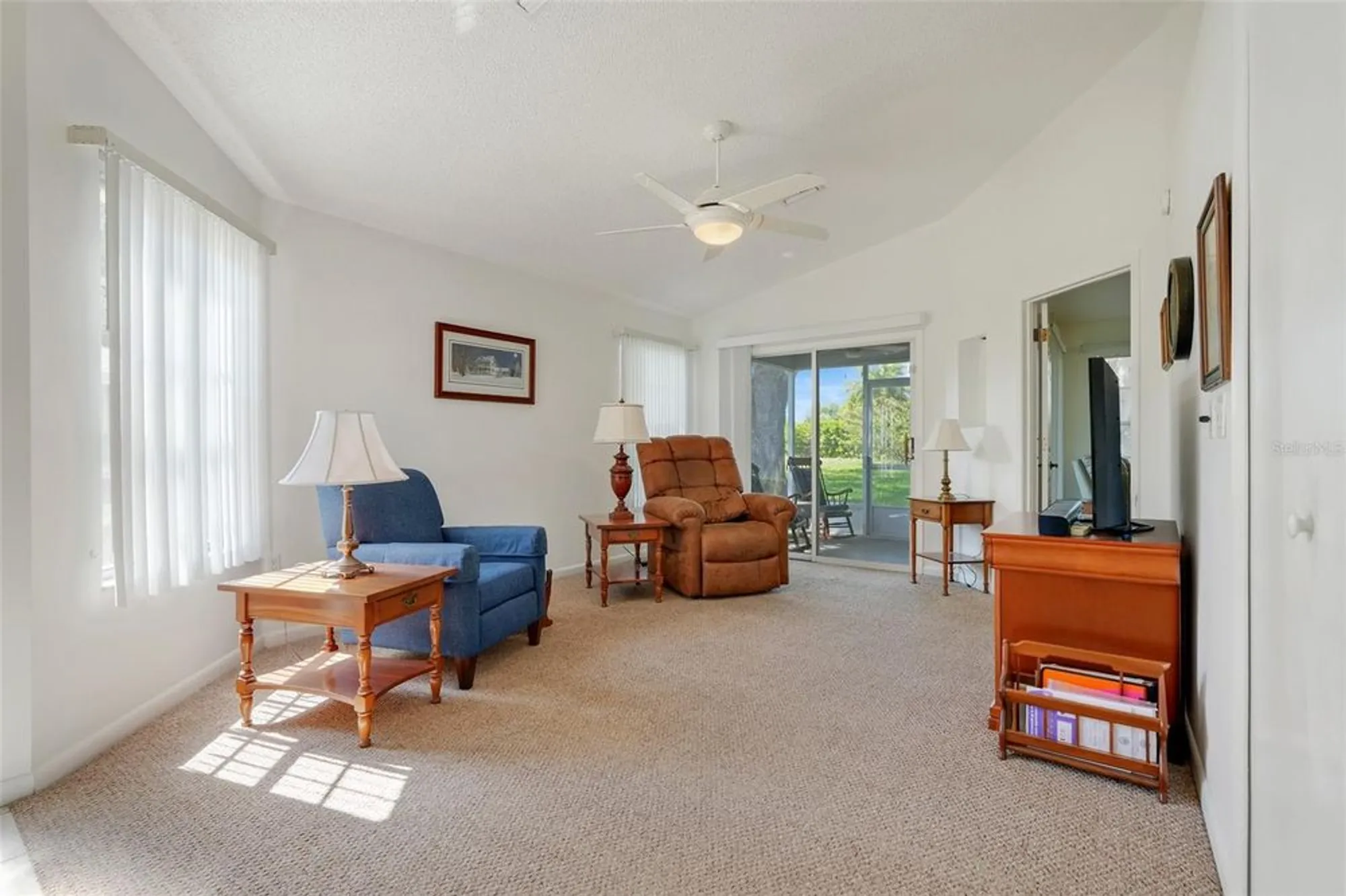 Property Slideshow image 10 of 41 | 26736 cash ct, Leesburg, FL, 34748