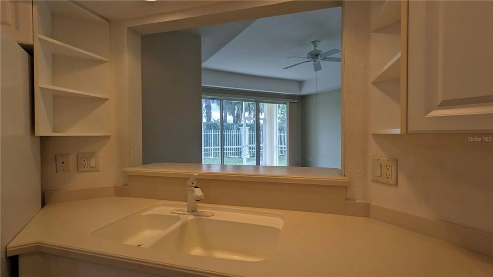 Property Slideshow image 15 of 27 | 7307 fountain palm cir # 7-102, Bradenton, FL, 34203