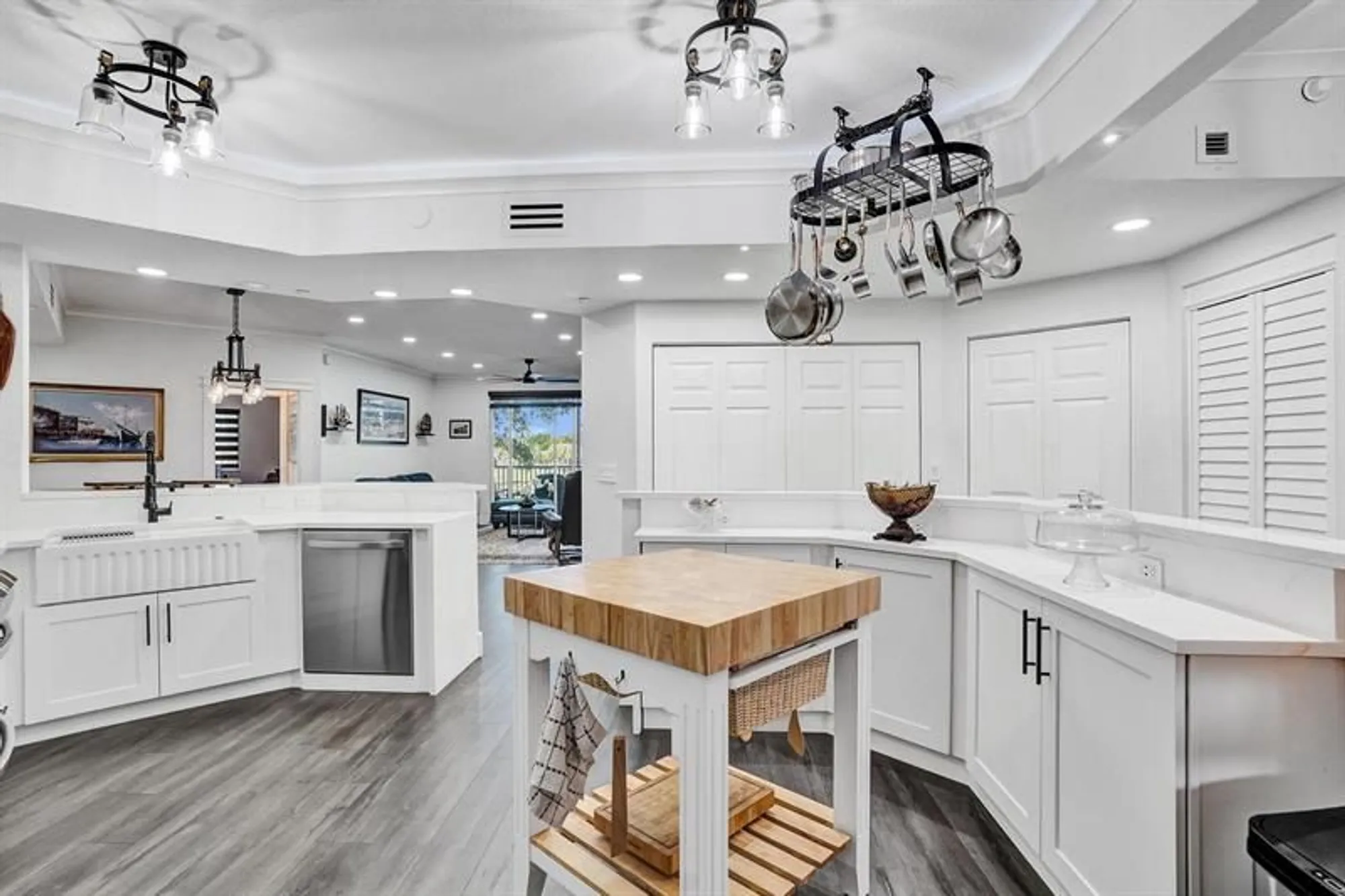 Property Slideshow image 4 of 57 | 7755 yardley dr 209, Tamarac, FL, 33321