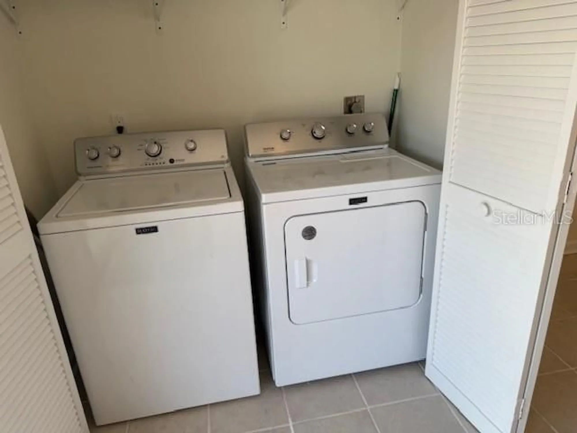 Property Slideshow image 16 of 22 | 6120 country club way 207, Sarasota, FL, 34243