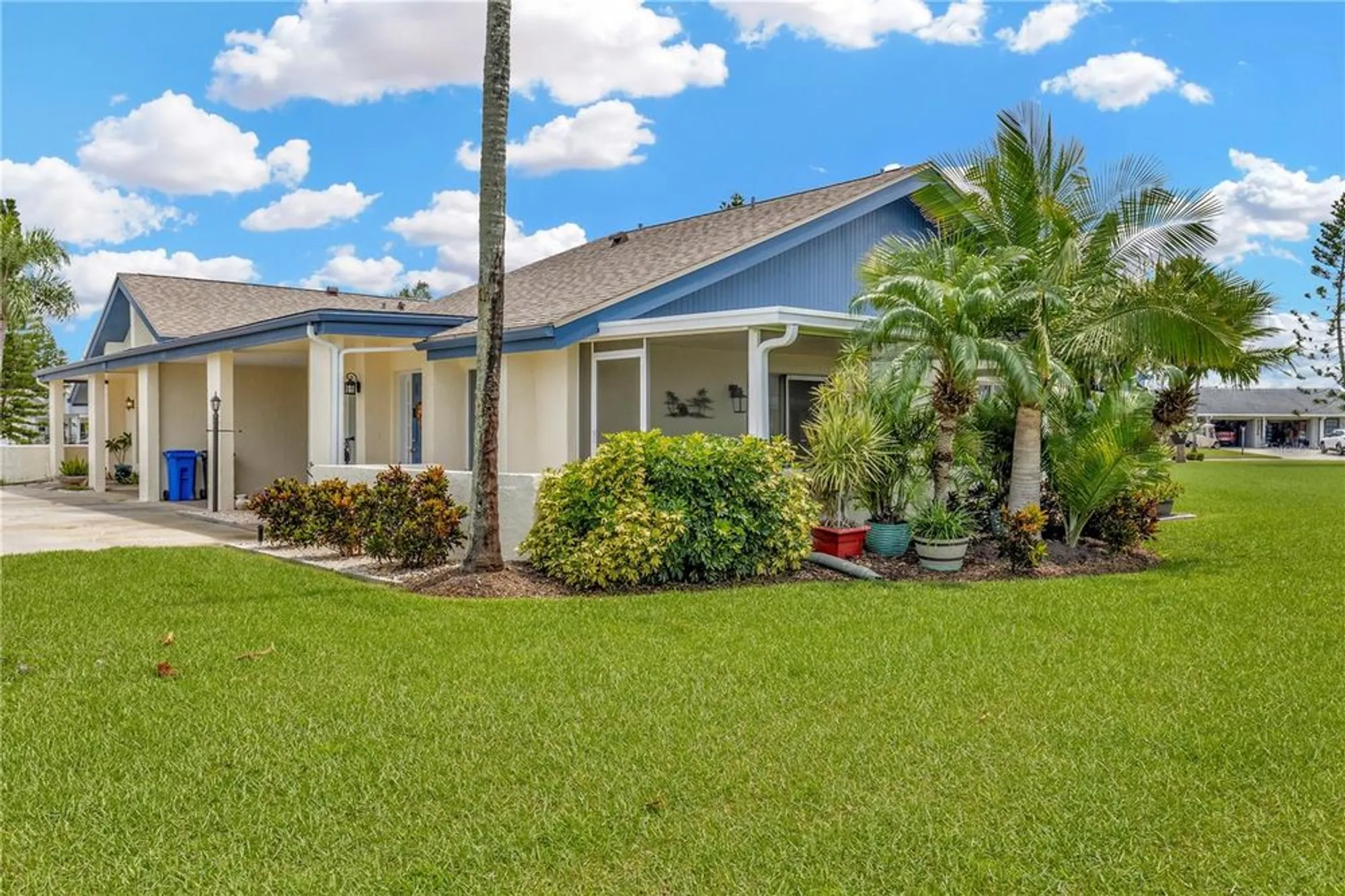Property Slideshow image 1 of 36 | 1322 new bedford dr, Sun City Center, FL, 33573