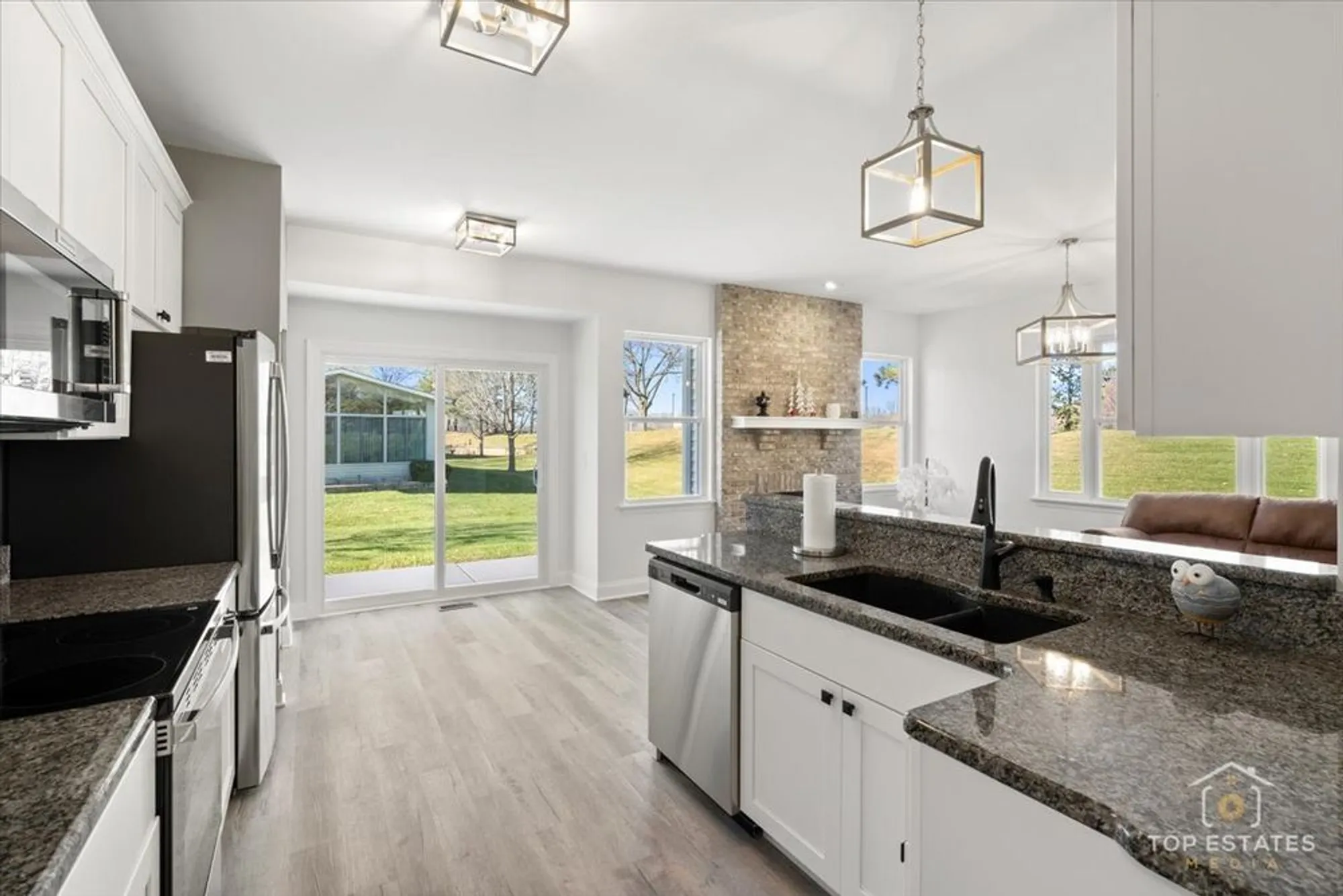 Property Slideshow image 7 of 28 | 13705 s redbud dr, Plainfield, IL, 60544