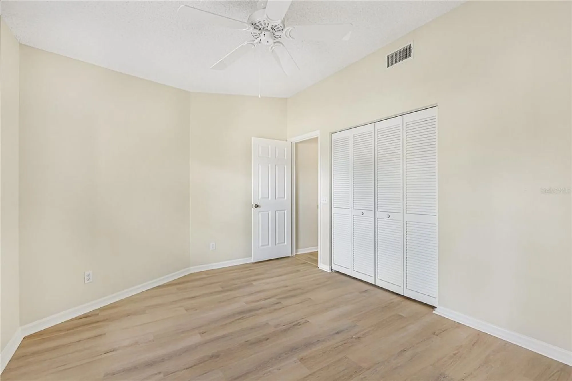 Property Slideshow image 25 of 44 | 7106 saint andrews ln, Sarasota, FL, 34243