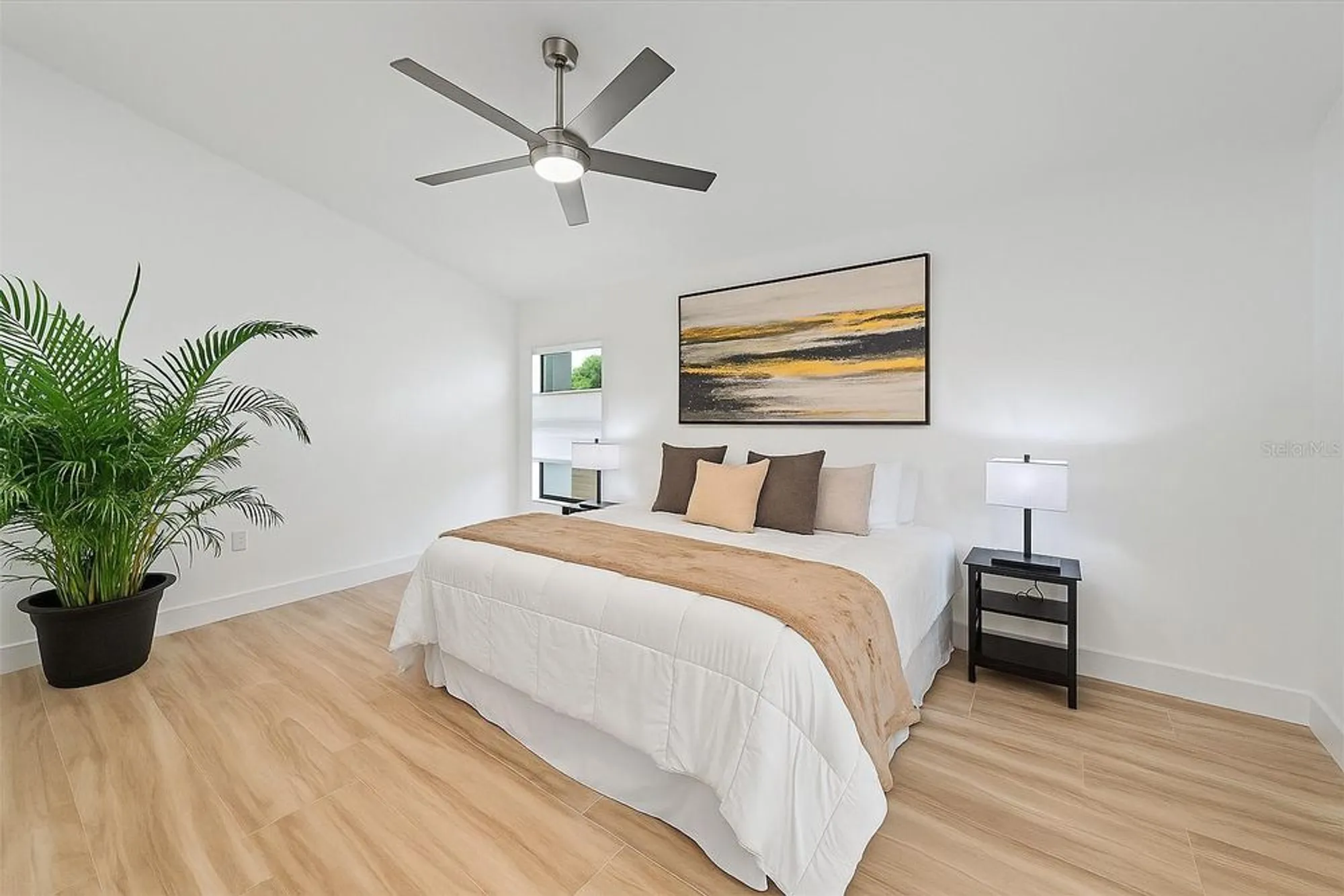 Property Slideshow image 19 of 33 | 1684 pintail way 7, Sarasota, FL, 34231