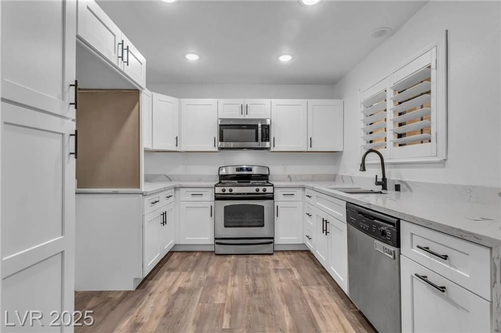 Property Slideshow image 3 of 17 | 2851 s valley view blvd 1098, Las Vegas, NV, 89102